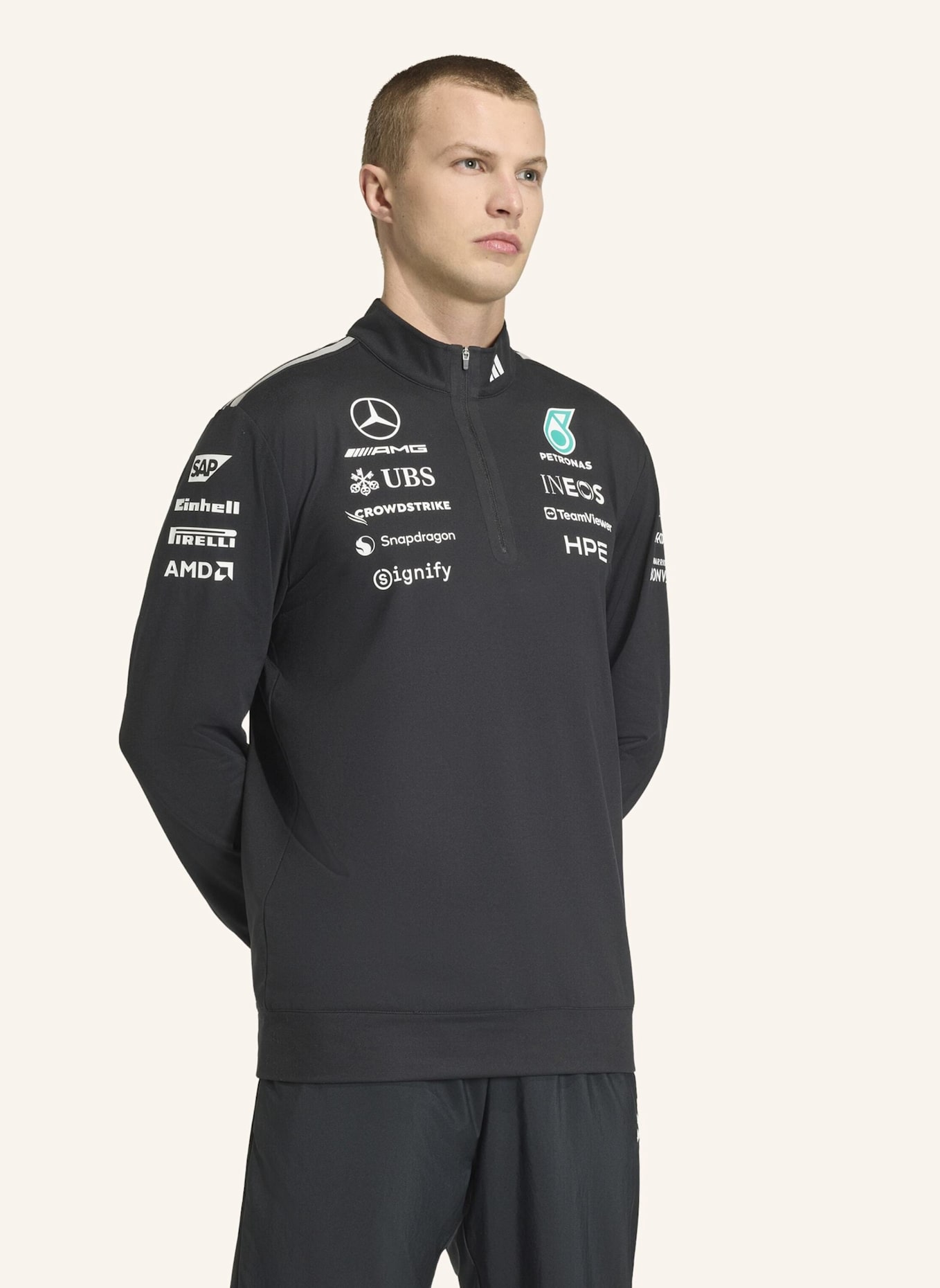 adidas MERCEDES-AMG PETRONAS FORMULA 1 TEAM ENGINEERS QUARTER ZIP SWEATSHIRT: SCHWARZ