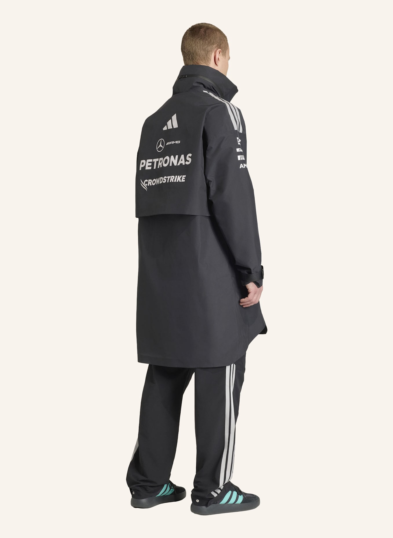 adidas MERCEDES-AMG PETRONAS FORMULA 1 TEAM ENGINEERS REGENPARKA: SCHWARZ