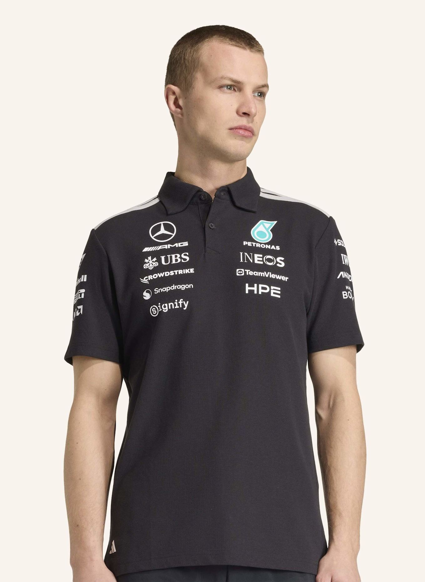 adidas MERCEDES - AMG PETRONAS FORMULA 1 TEAM ENGINEERS POLOSHIRT: SCHWARZ