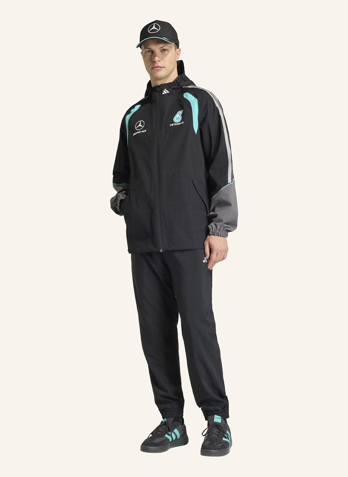 adidas MERCEDES - AMG PETRONAS FORMEL 1 TEAM MECHANICS REGENJACKE: SCHWARZ