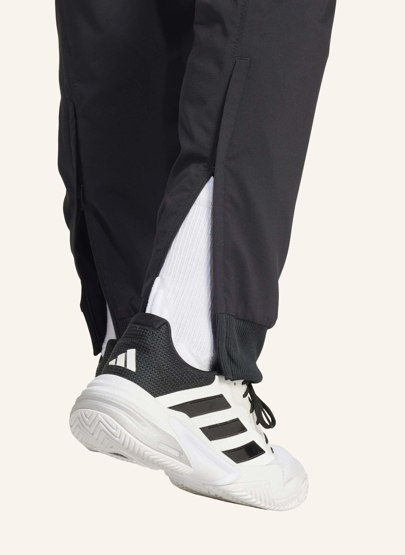 adidas WALK-ON TENNISHOSE: SCHWARZ
