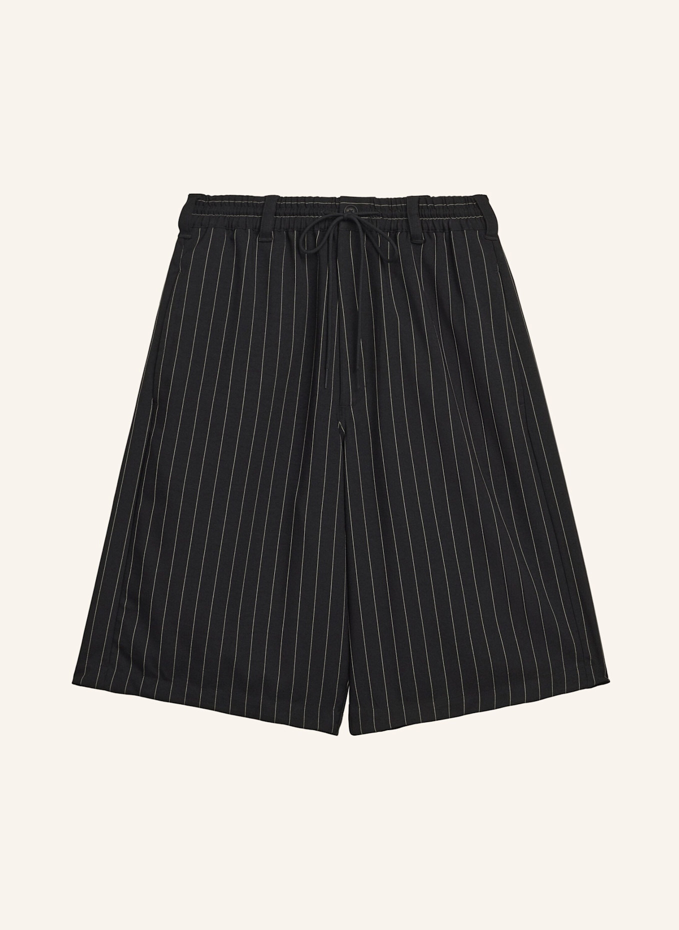 Y-3 Y-3 SPORT UNIFORM SHORTS MIT NADELSTREIFEN: SCHWARZ