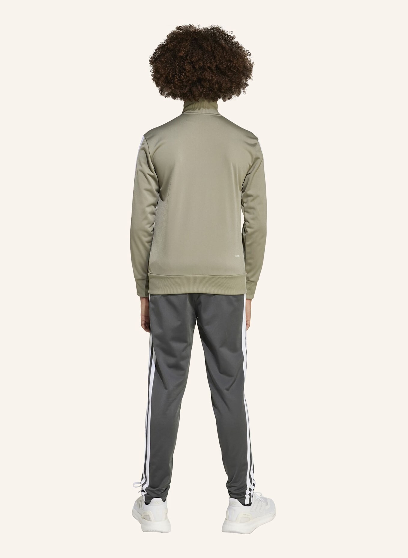 adidas SEASONAL ESSENTIALS TIBERIO 3-STREIFEN TRICOT KIDS TRAININGSANZUG: SILBER/ GRAU/ WEISS