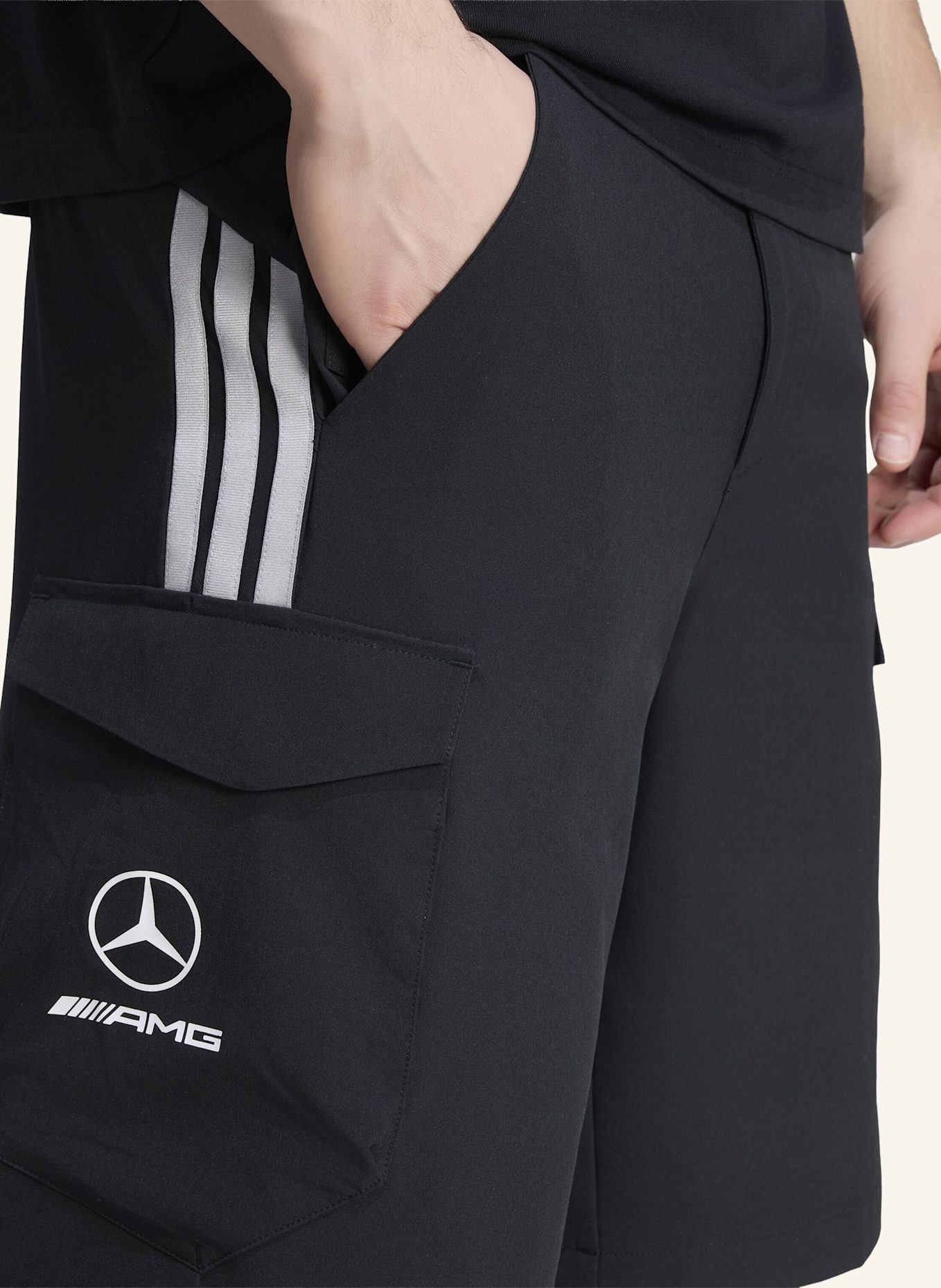 adidas MERCEDES – AMG PETRONAS FORMULA 1 TEAM MECHANICS SHORTS: SCHWARZ