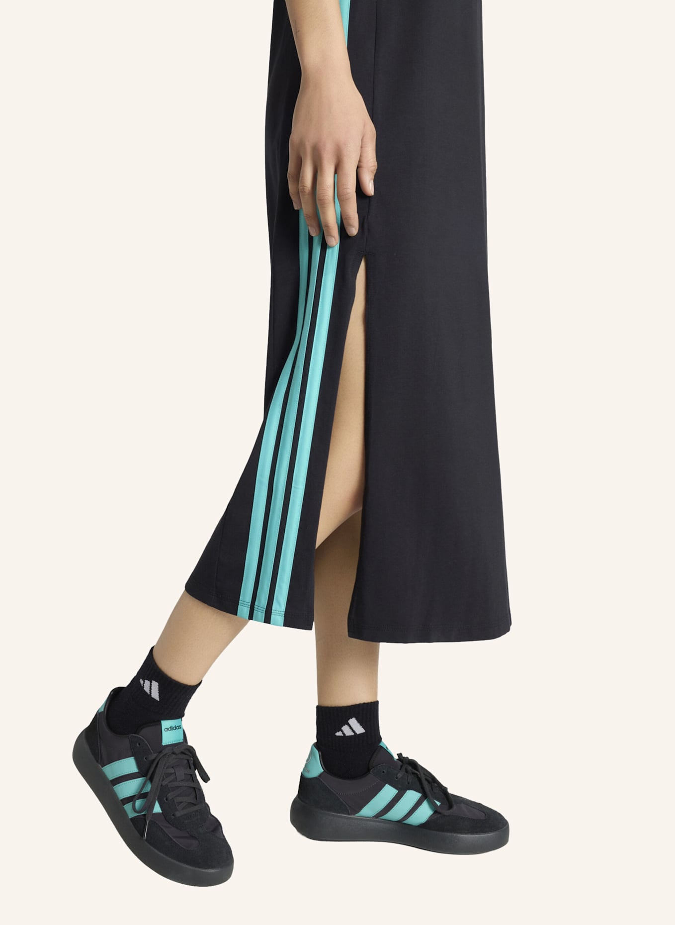 adidas MERCEDES-AMG PETRONAS FORMULA 1 TEAM DNA KLEID: SCHWARZ