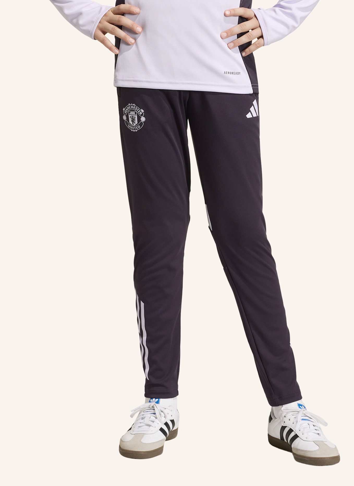 adidas MANCHESTER UNITED TIRO 25 COMPETITION KIDS TRAININGSHOSE: SCHWARZ/ LILA