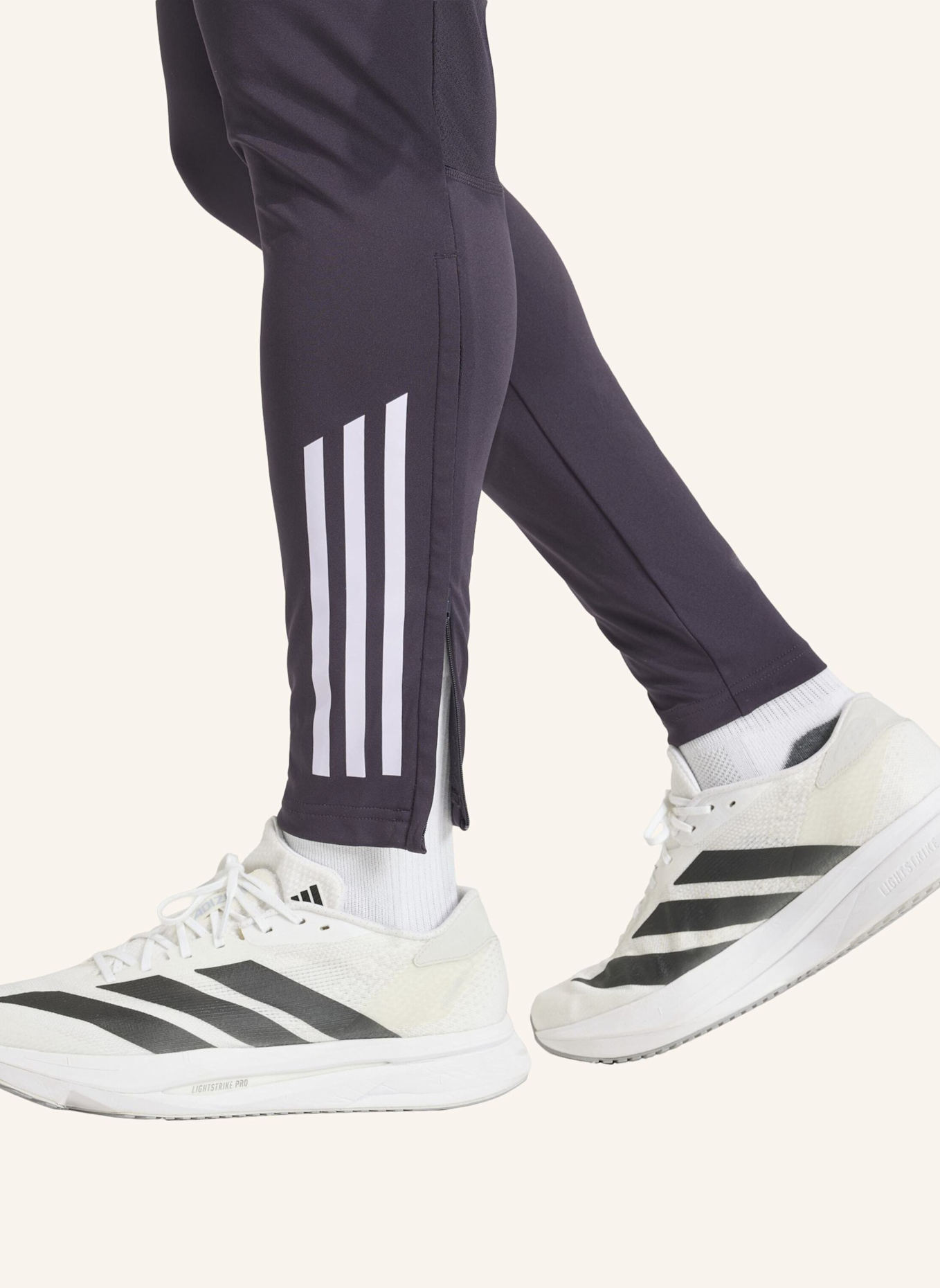 adidas MANCHESTER UNITED TIRO 25 COMPETITION TRAININGSHOSE: SCHWARZ/ LILA