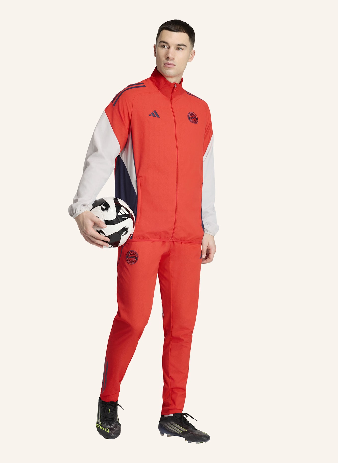 adidas FC BAYERN TIRO 25 PRÄSENTATIONSJACKE: ROT