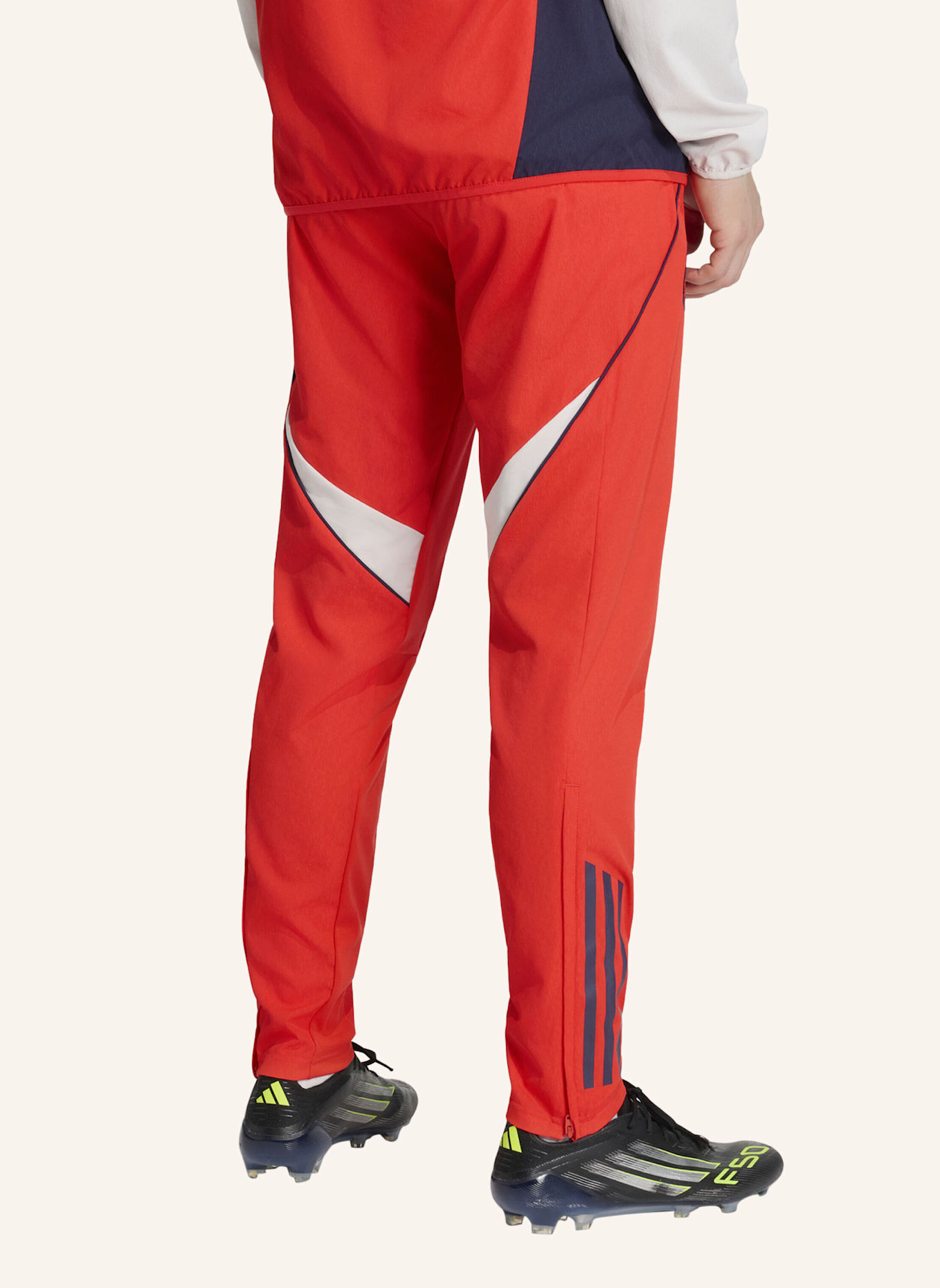 adidas FC BAYERN MÜNCHEN 2025/2026 TIRO25 COMPETITION PRÄSENTATIONSHOSE: ROT