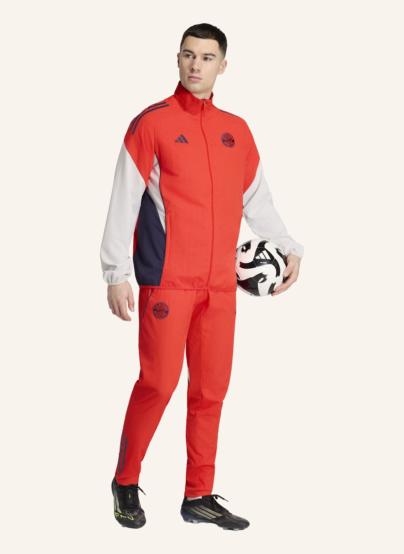 adidas FC BAYERN MÜNCHEN 2025/2026 TIRO25 COMPETITION PRÄSENTATIONSHOSE: ROT
