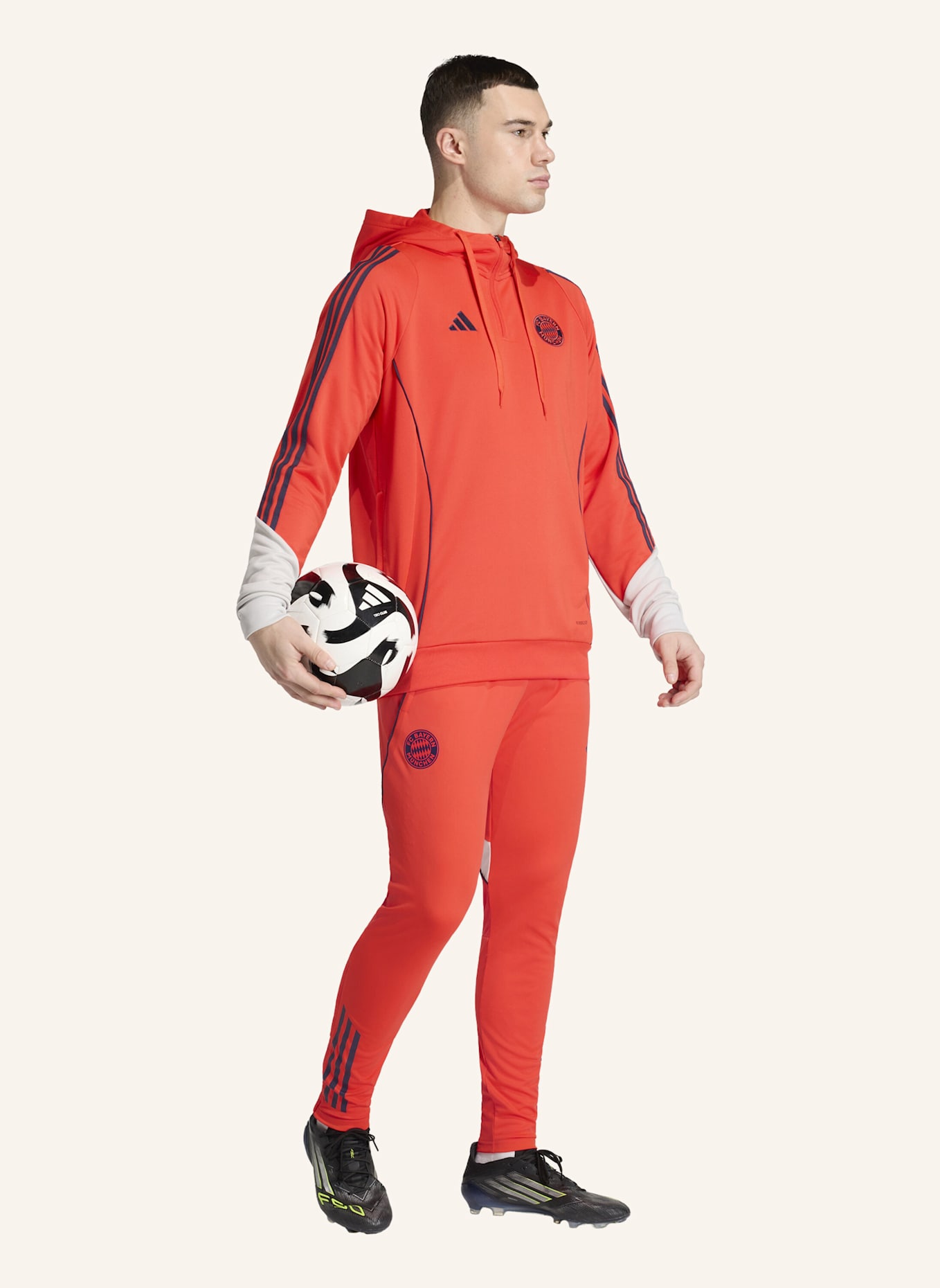 adidas FC BAYERN 25/26 SWEAT HOODIE: ROT