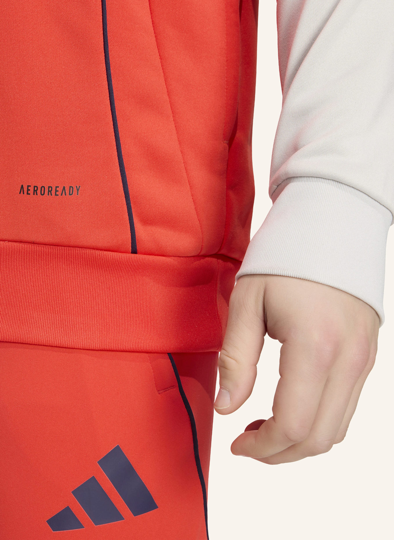 adidas FC BAYERN 25/26 SWEAT HOODIE: ROT