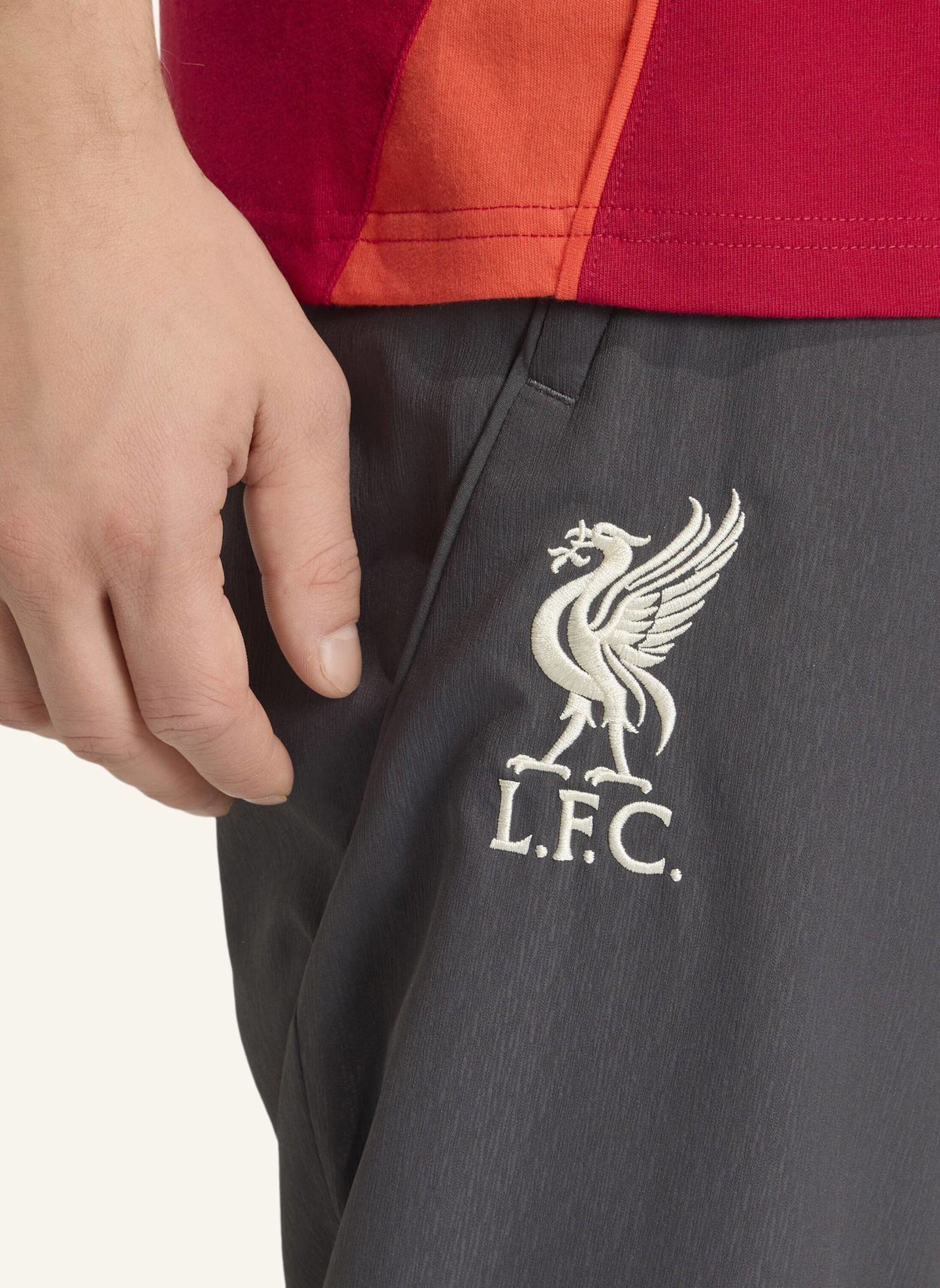 adidas FC LIVERPOOL TIRO 25 COMPETITION PRÄSENTATIONSHOSE: SCHWARZ