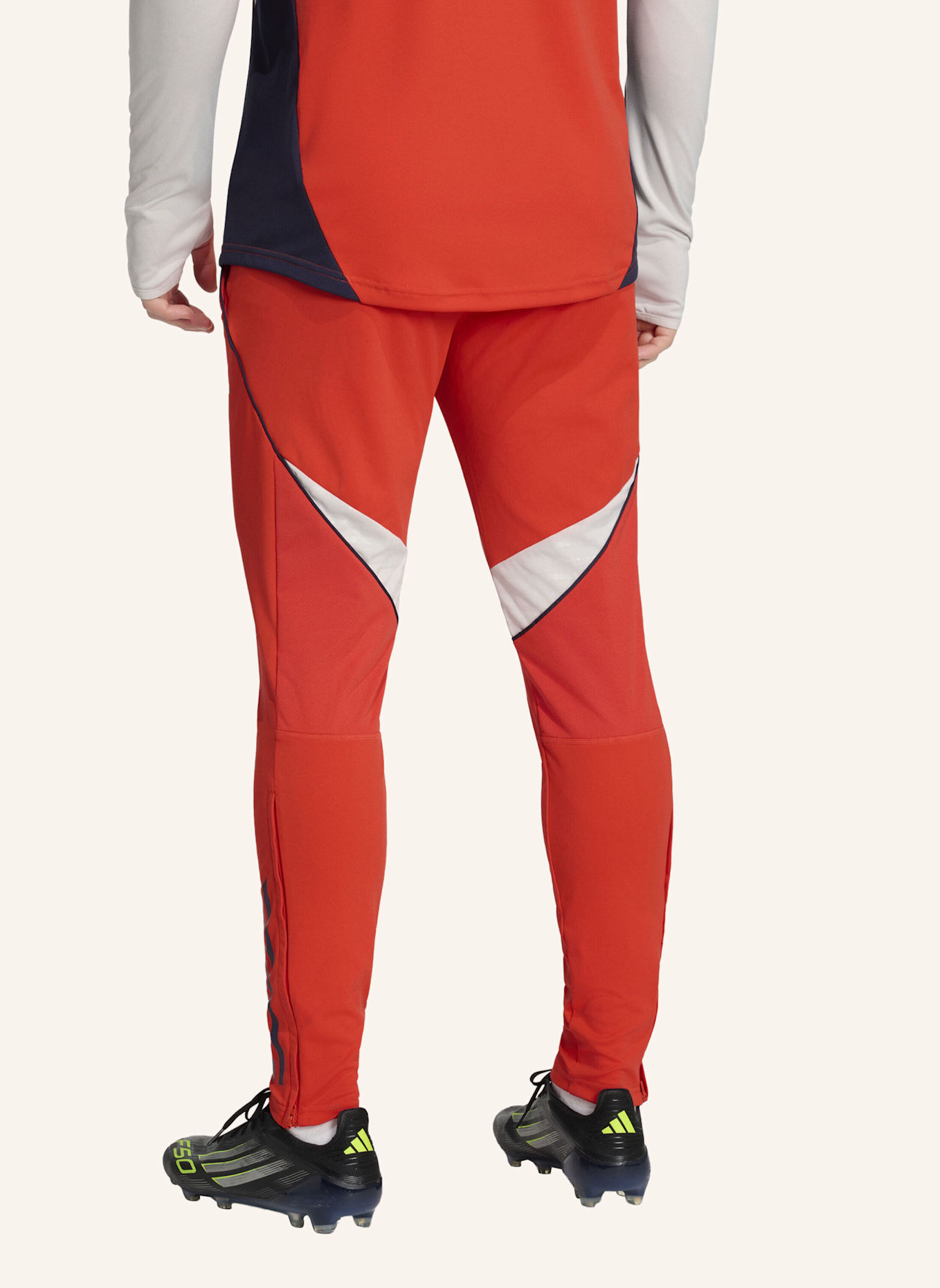 adidas FC BAYERN MÜNCHEN 2025/2026 TIRO25 COMPETITION TRAININGSHOSE: ROT