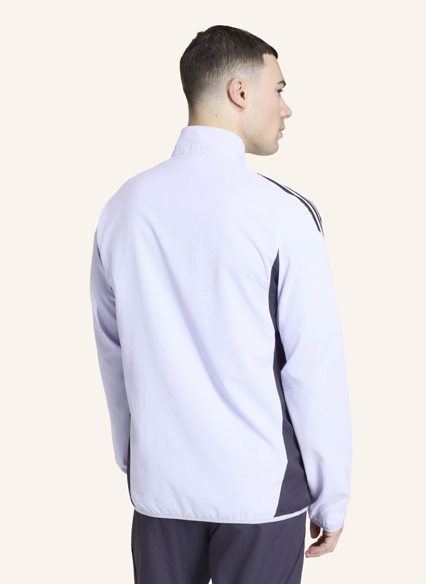 adidas MANCHESTER UNITED TIRO 25 COMPETITION PRÄSENTATIONSJACKE: LILA/ SCHWARZ