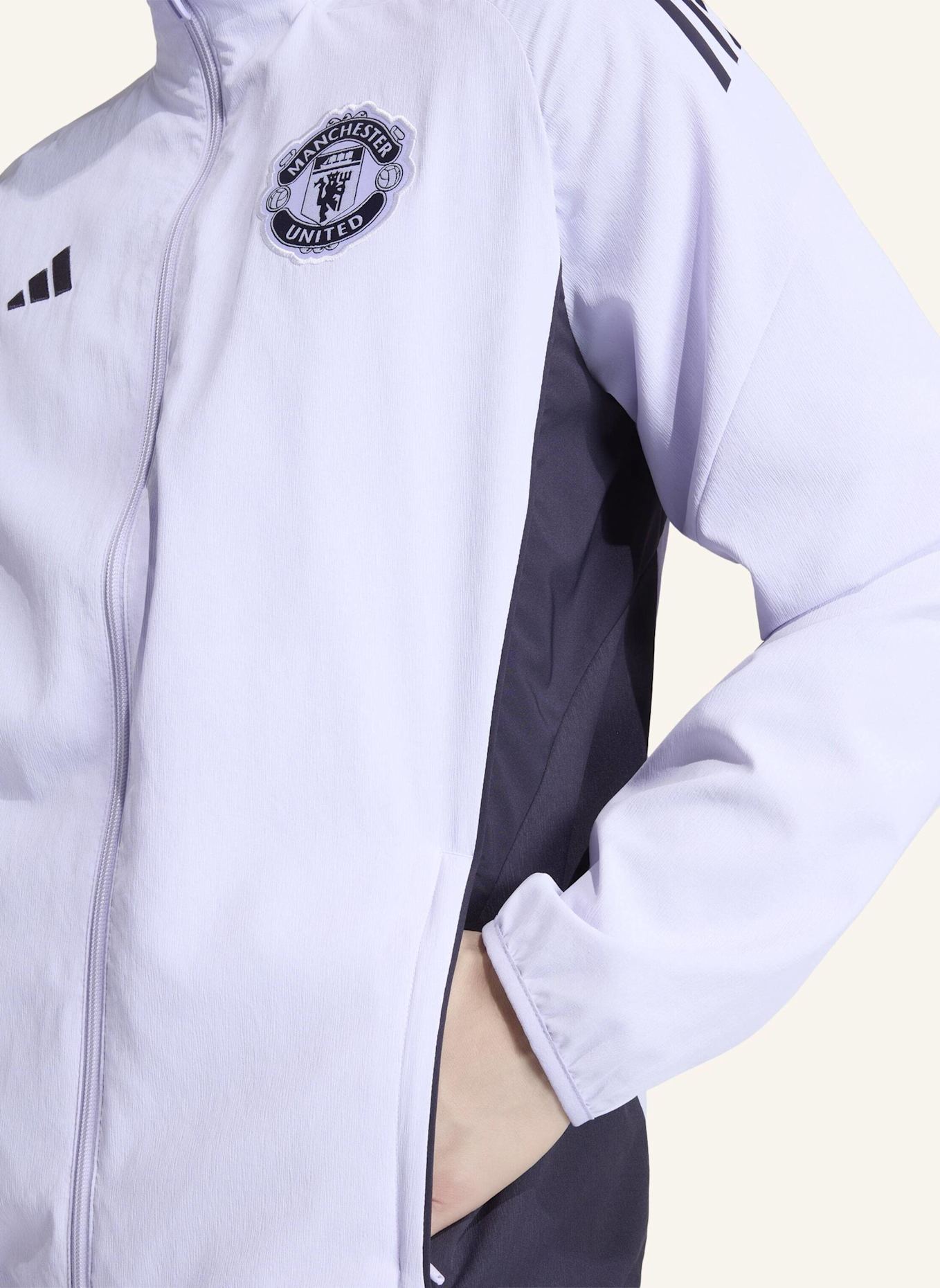 adidas MANCHESTER UNITED TIRO 25 COMPETITION PRÄSENTATIONSJACKE: LILA/ SCHWARZ
