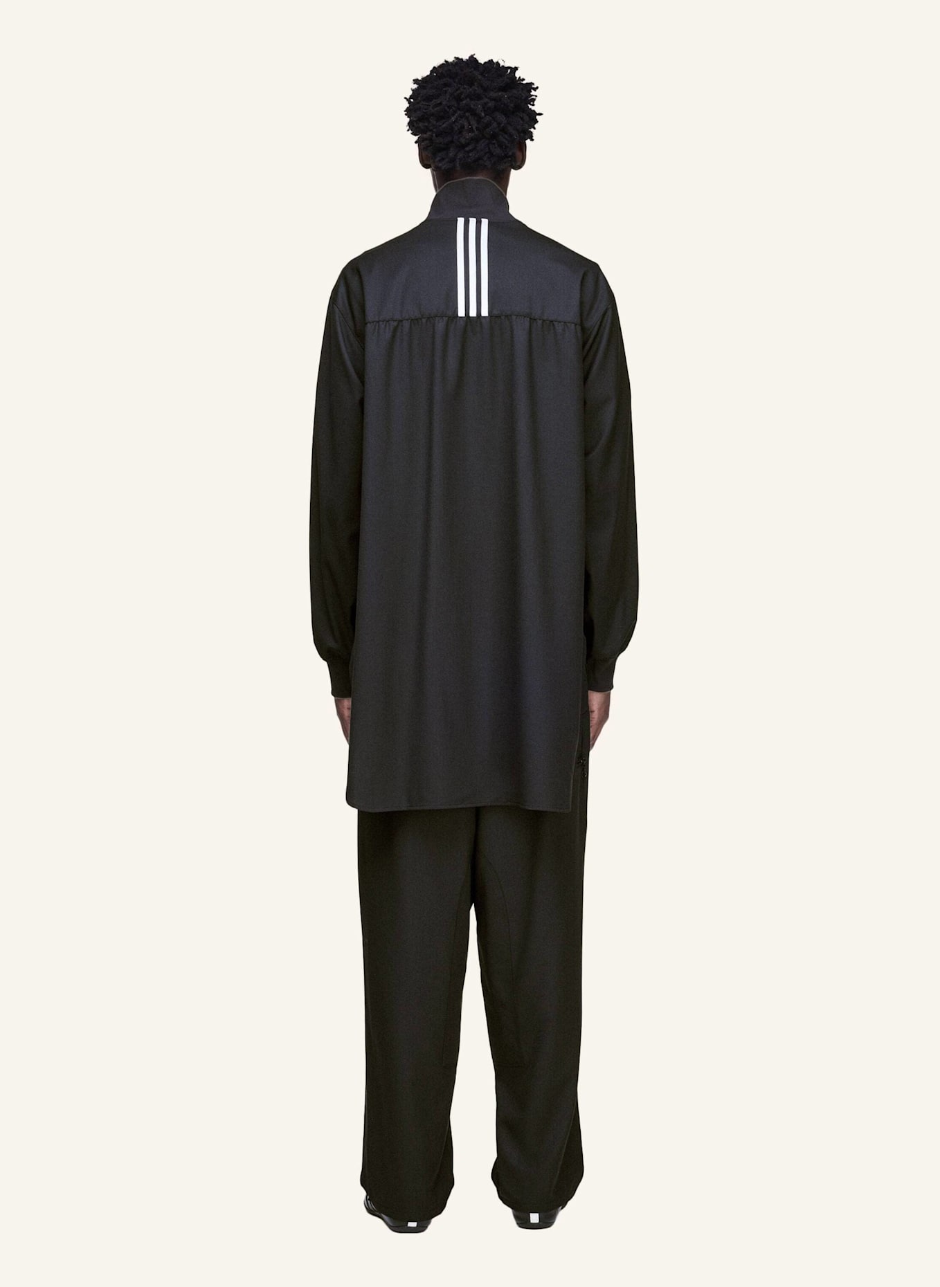 Y-3 Y-3 LANGE TRAININGSJACKE AUS VEREDELTER WOLLE: SCHWARZ