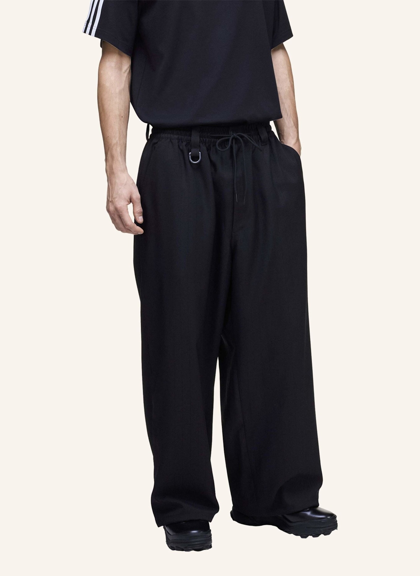 Y-3 Y-3 SPORT UNIFORM TRAININGSHOSE MIT NADELSTREIFEN: SCHWARZ