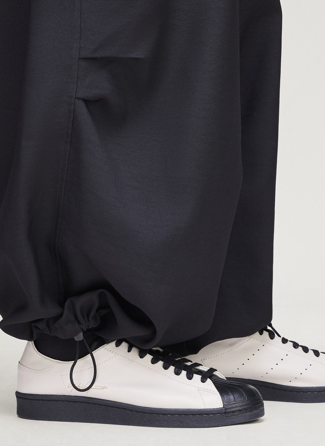 Y-3 Y-3 SPORT UNIFORM WEITE CARGOHOSE: SCHWARZ