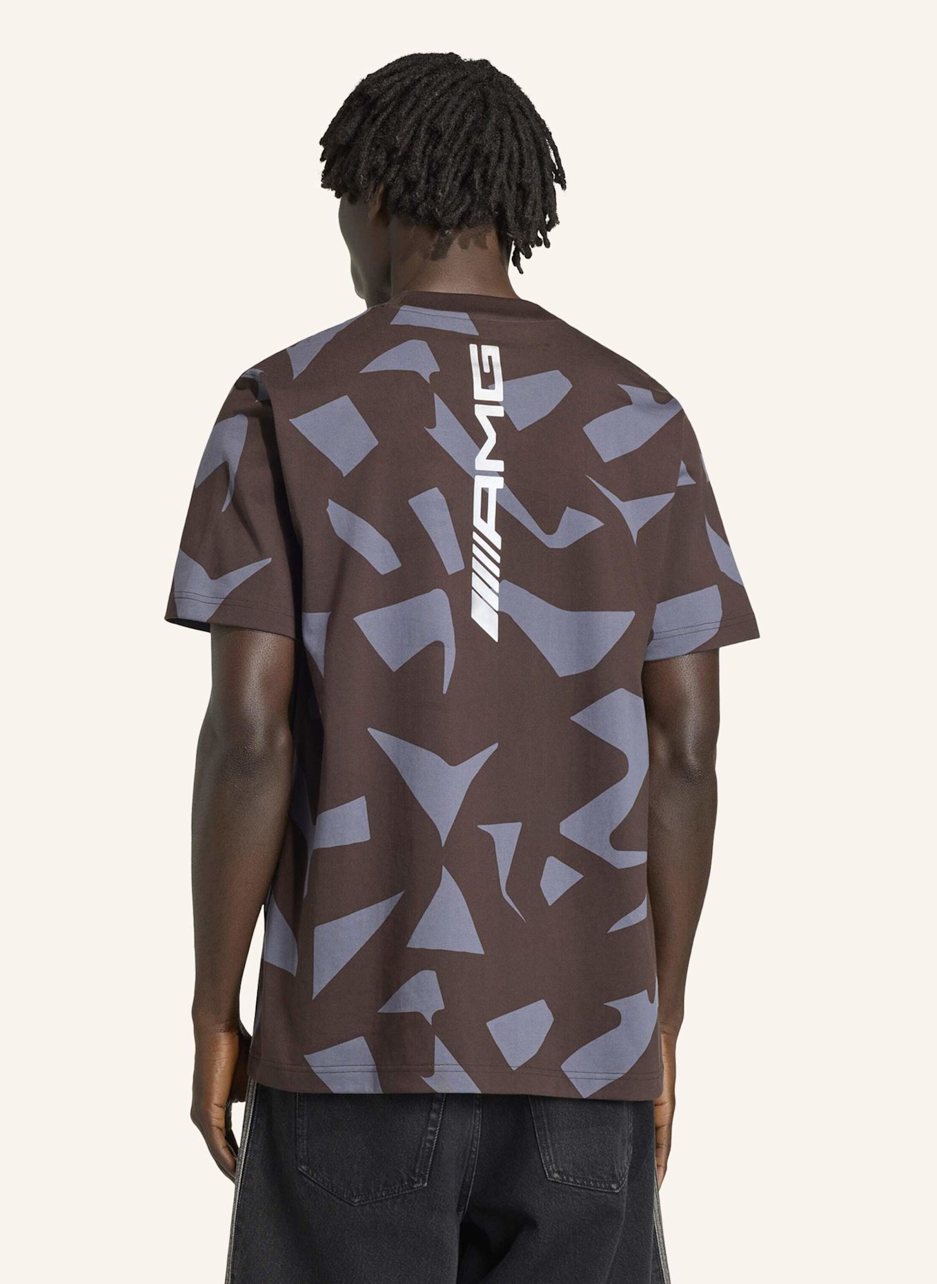 adidas AMG CAMO SHORT SLEEVE T-SHIRT: BRAUN/ GRAU