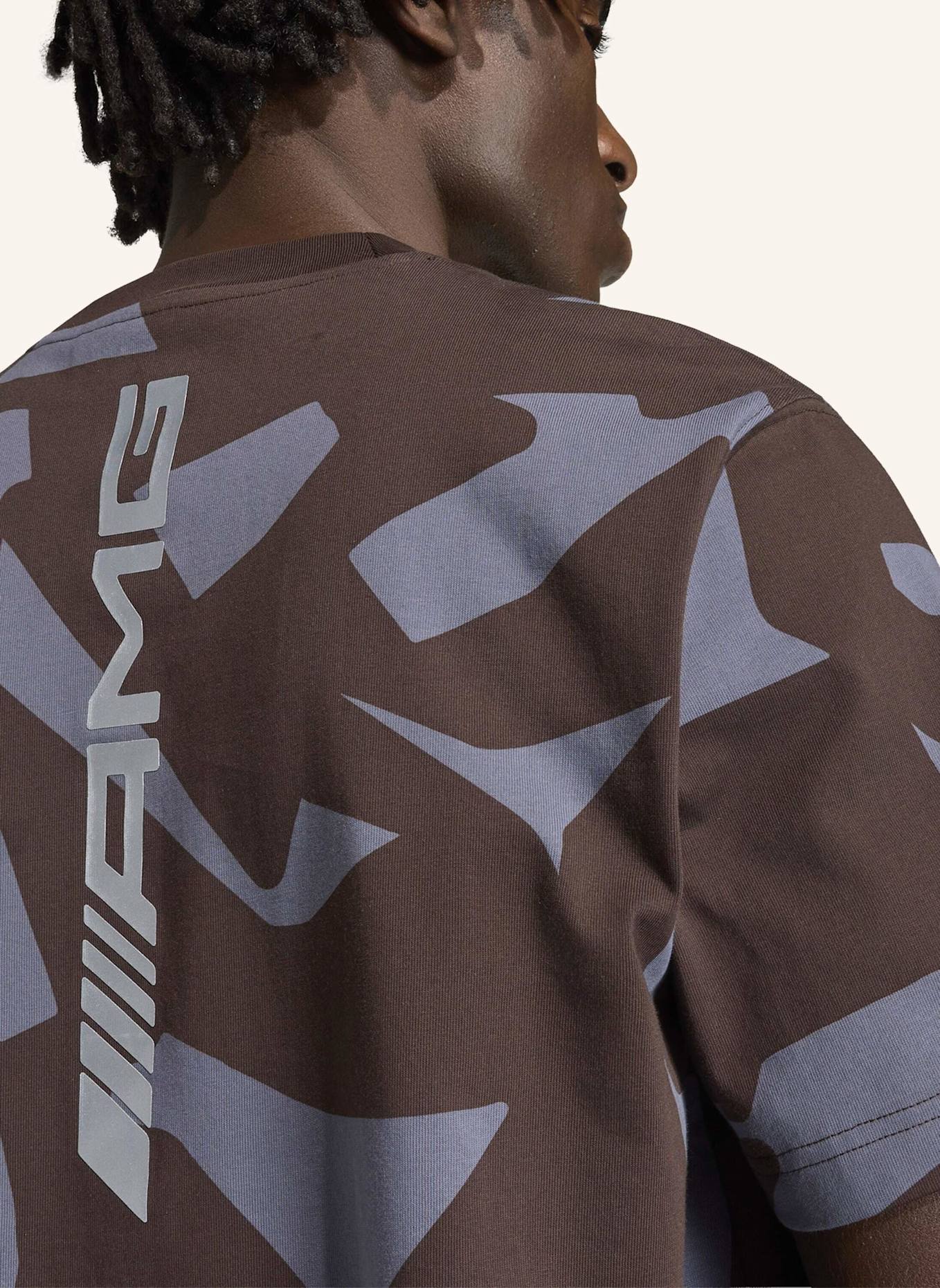 adidas AMG CAMO SHORT SLEEVE T-SHIRT: BRAUN/ GRAU