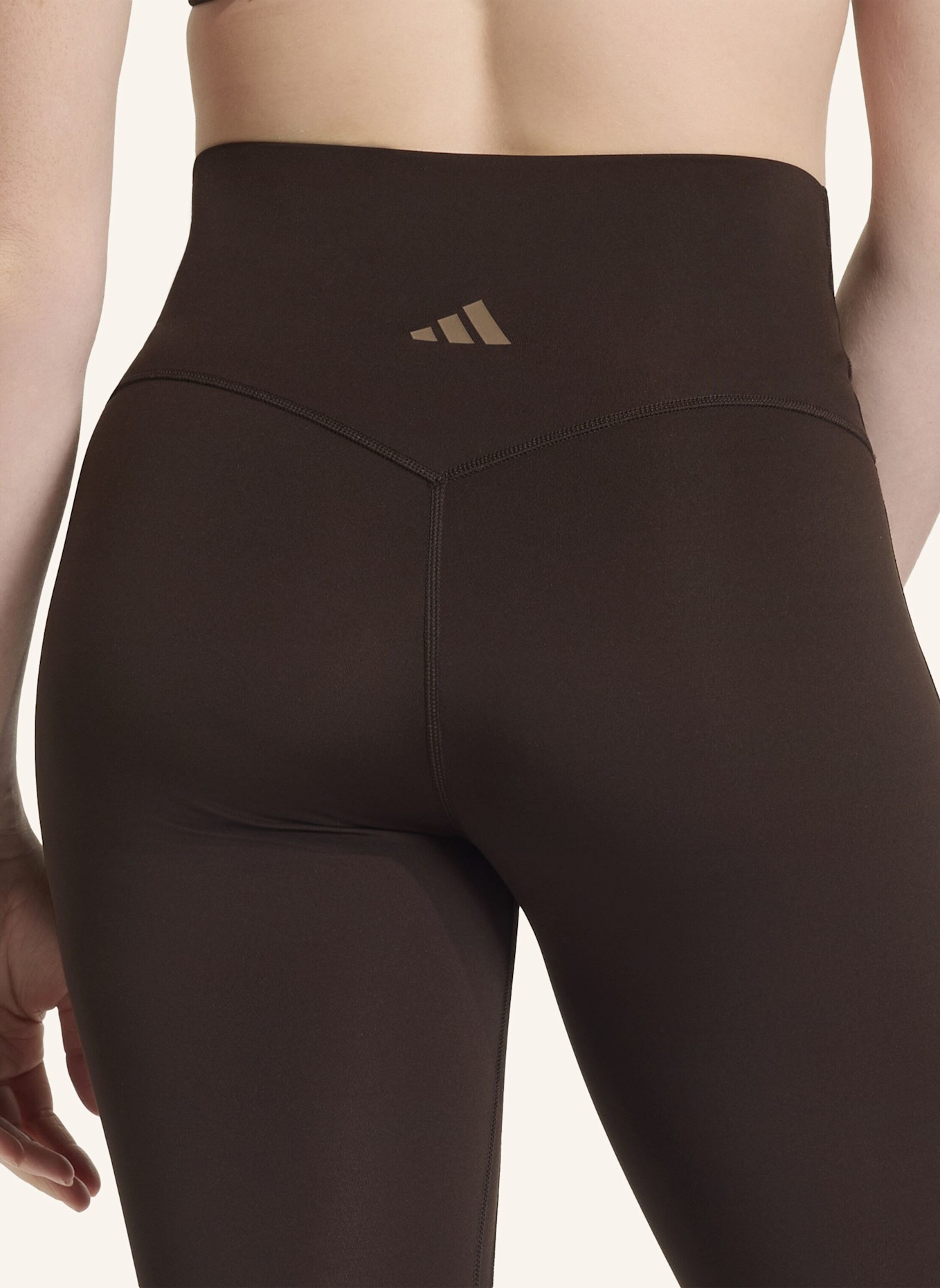 adidas 3-STREIFEN STUDIO ALL ME FLARE X-OVER LEGGINGS: BRAUN