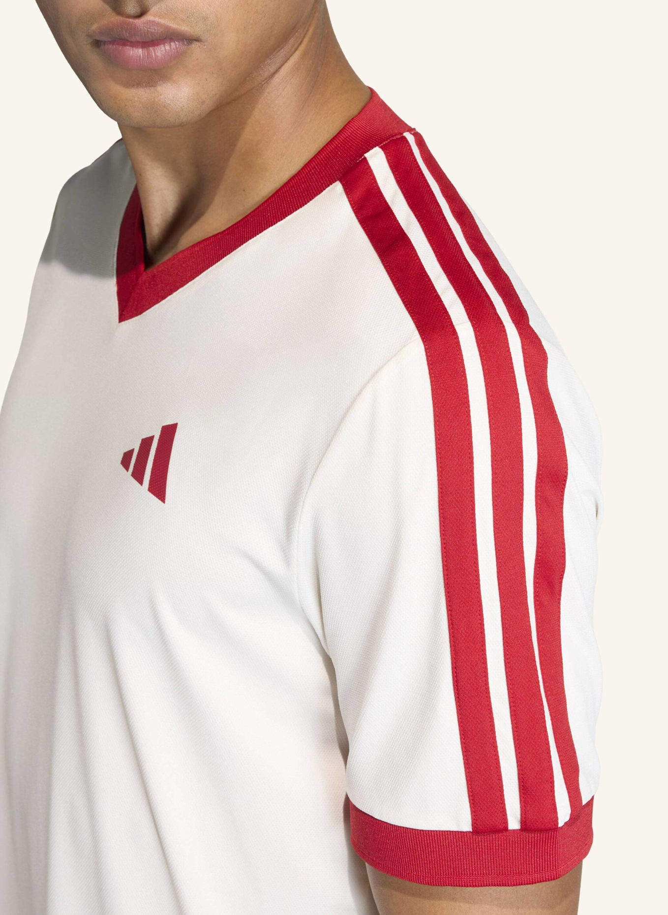 adidas TENNIS CLASSICS T-SHIRT: WEISS