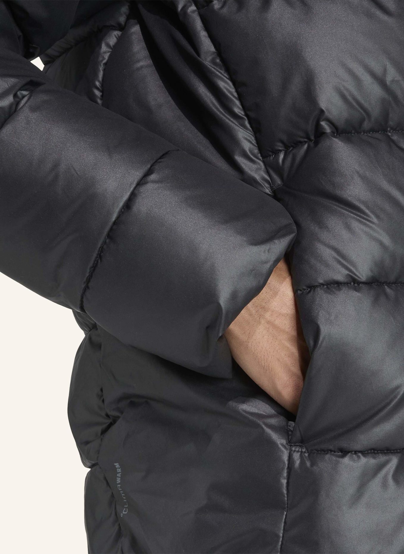 adidas ESSENTIALS CLIMAWARM KUNSTDAUNEN STEPP-KAPUZENJACKEN: SCHWARZ