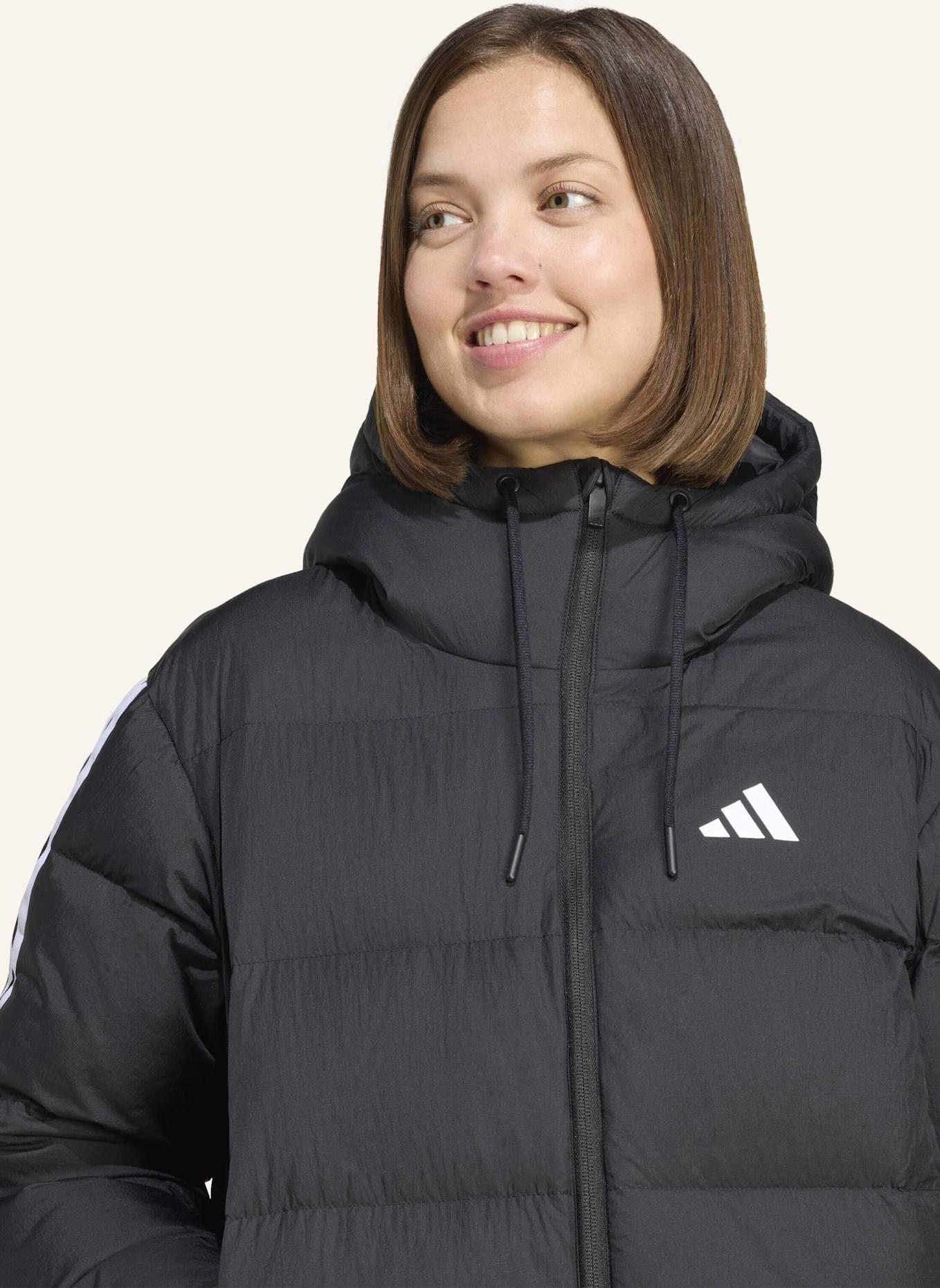 adidas ESSENTIALS CLIMAWARM 3-STREIFEN PUFFER DAUNENJACKE MIT KAPUZE: SCHWARZ