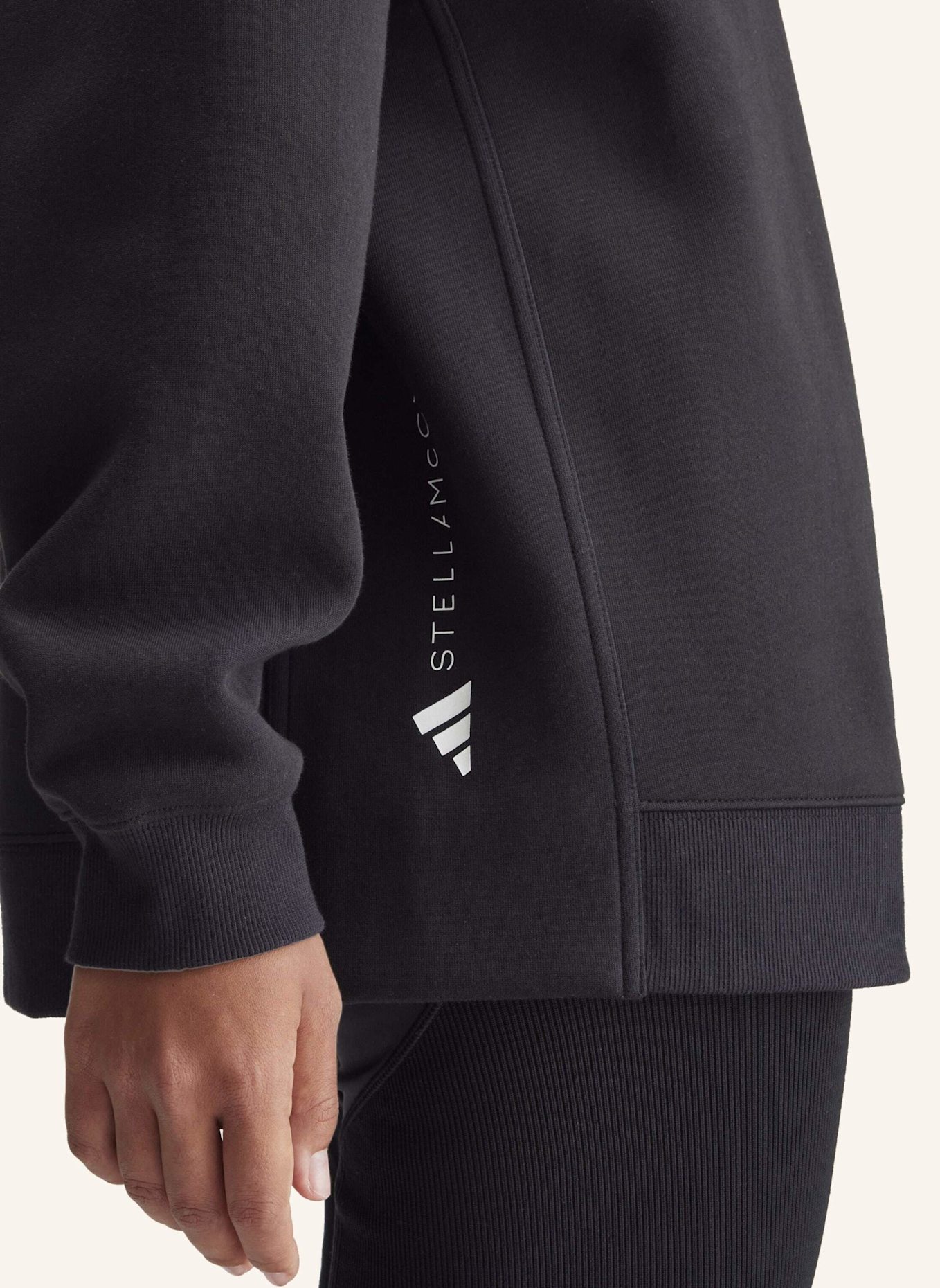 adidas by Stella McCartney ADIDAS BY STELLA MCCARTNEY LOOSE SWEATSHIRT: SCHWARZ