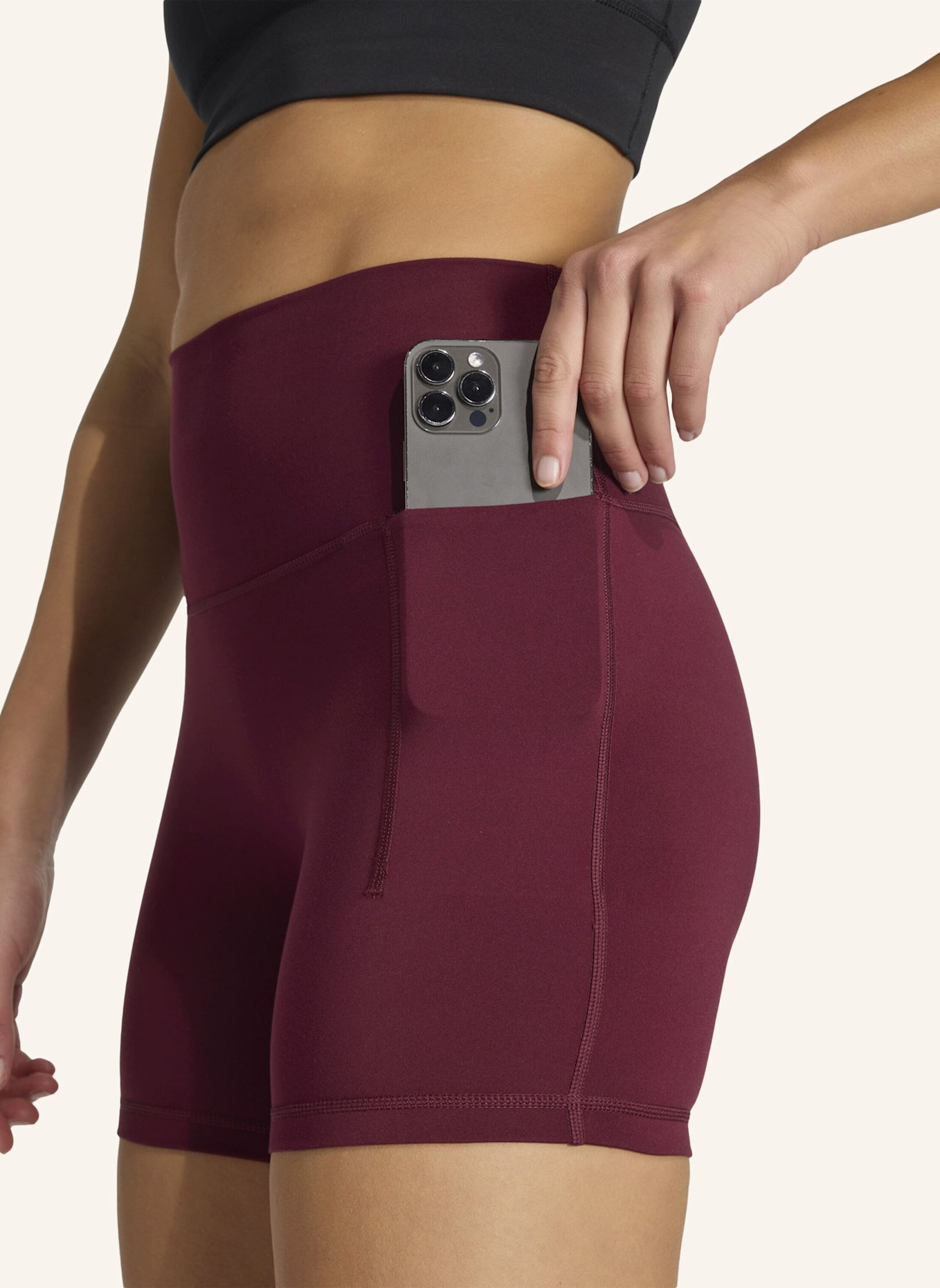 adidas 3-STREIFEN STUDIO ALL ME BOOTY LEGGINGS, KURZ: ROT