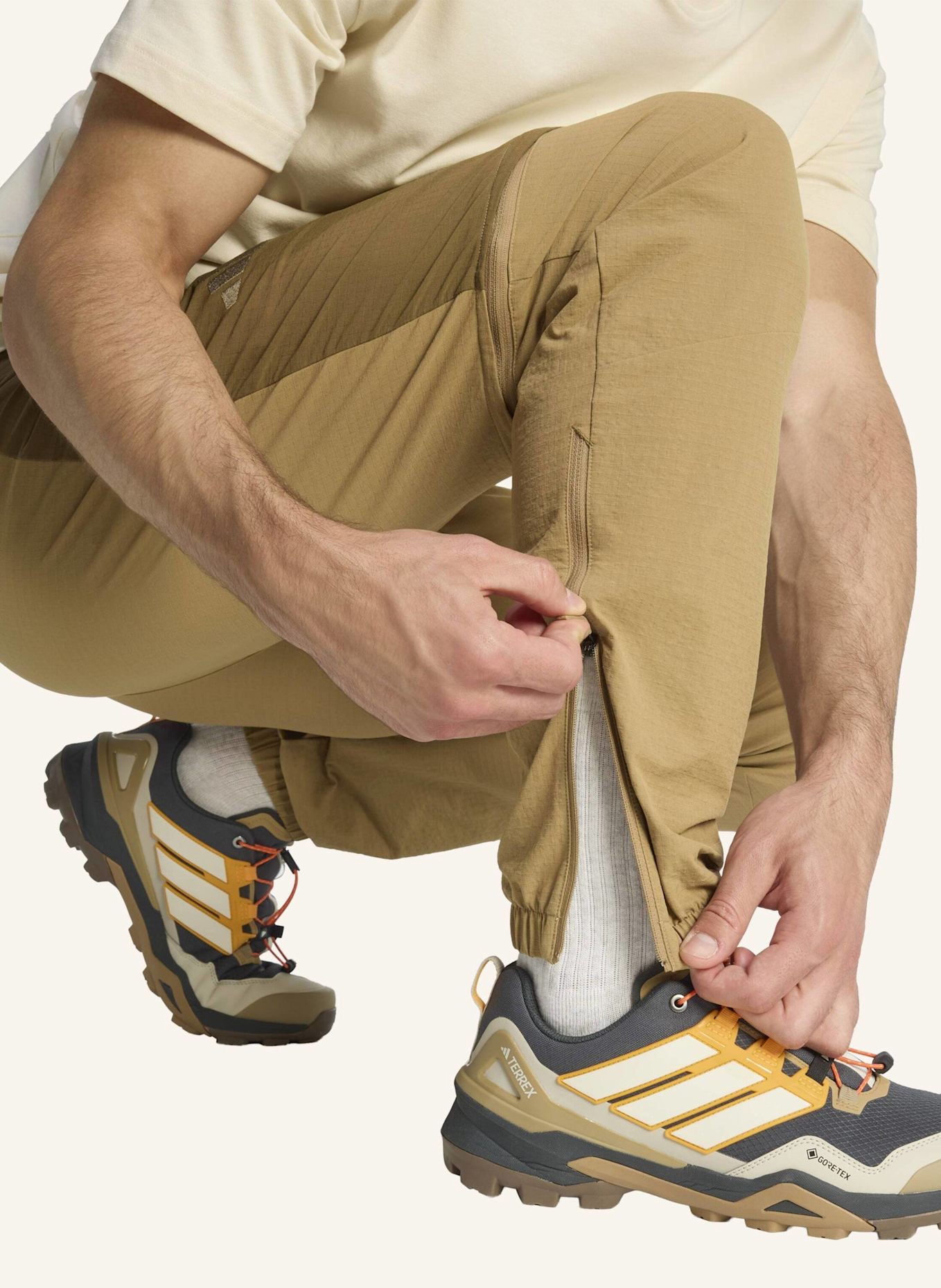 adidas TERREX TERREX XPERIOR UTILITAS CLIMA365 ZIP-OFF-HOSE: BRAUN