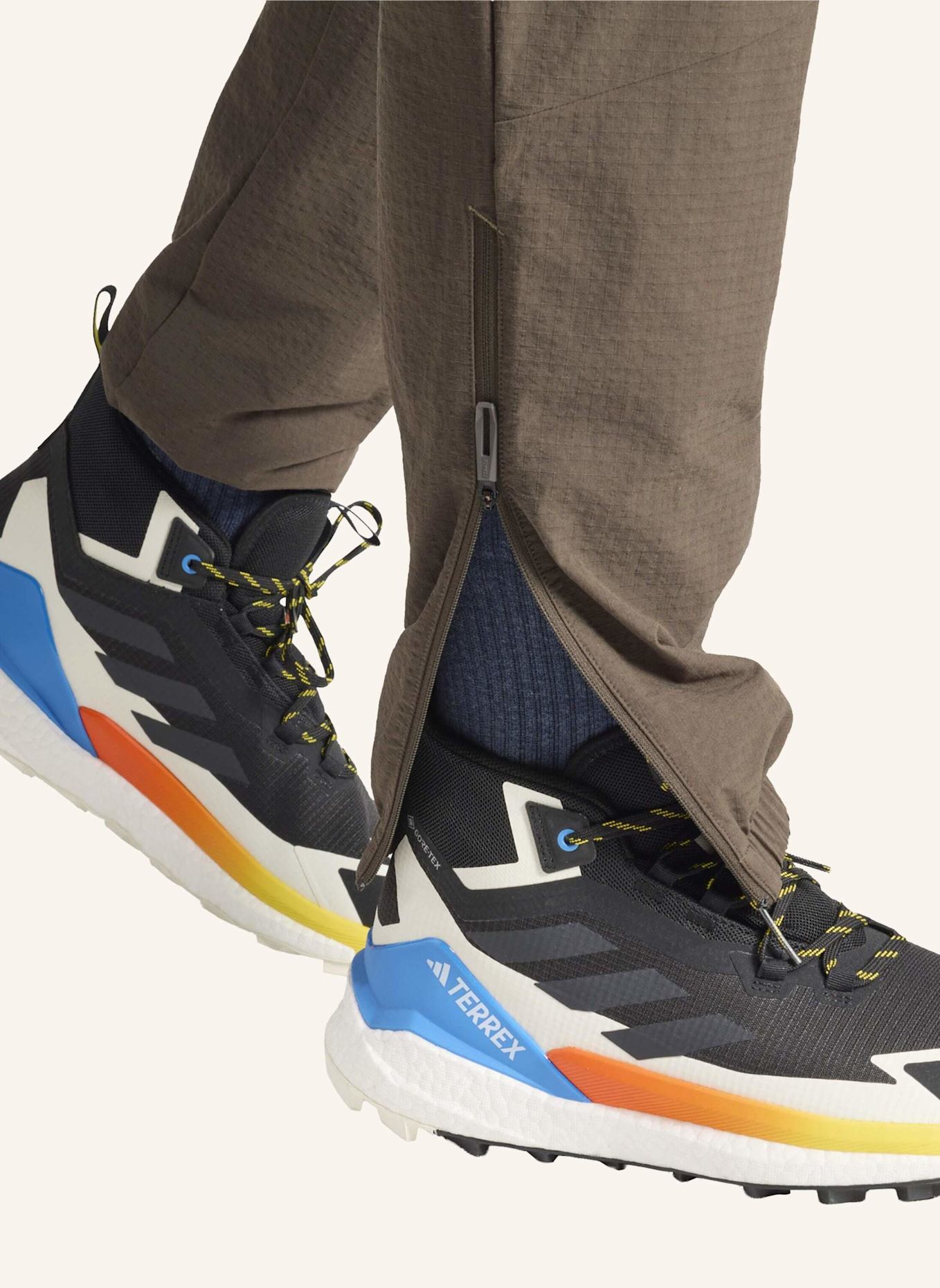 adidas TERREX TERREX XPERIOR UTILITAS CLIMA365 ZIP-OFF-HOSE: GRÜN