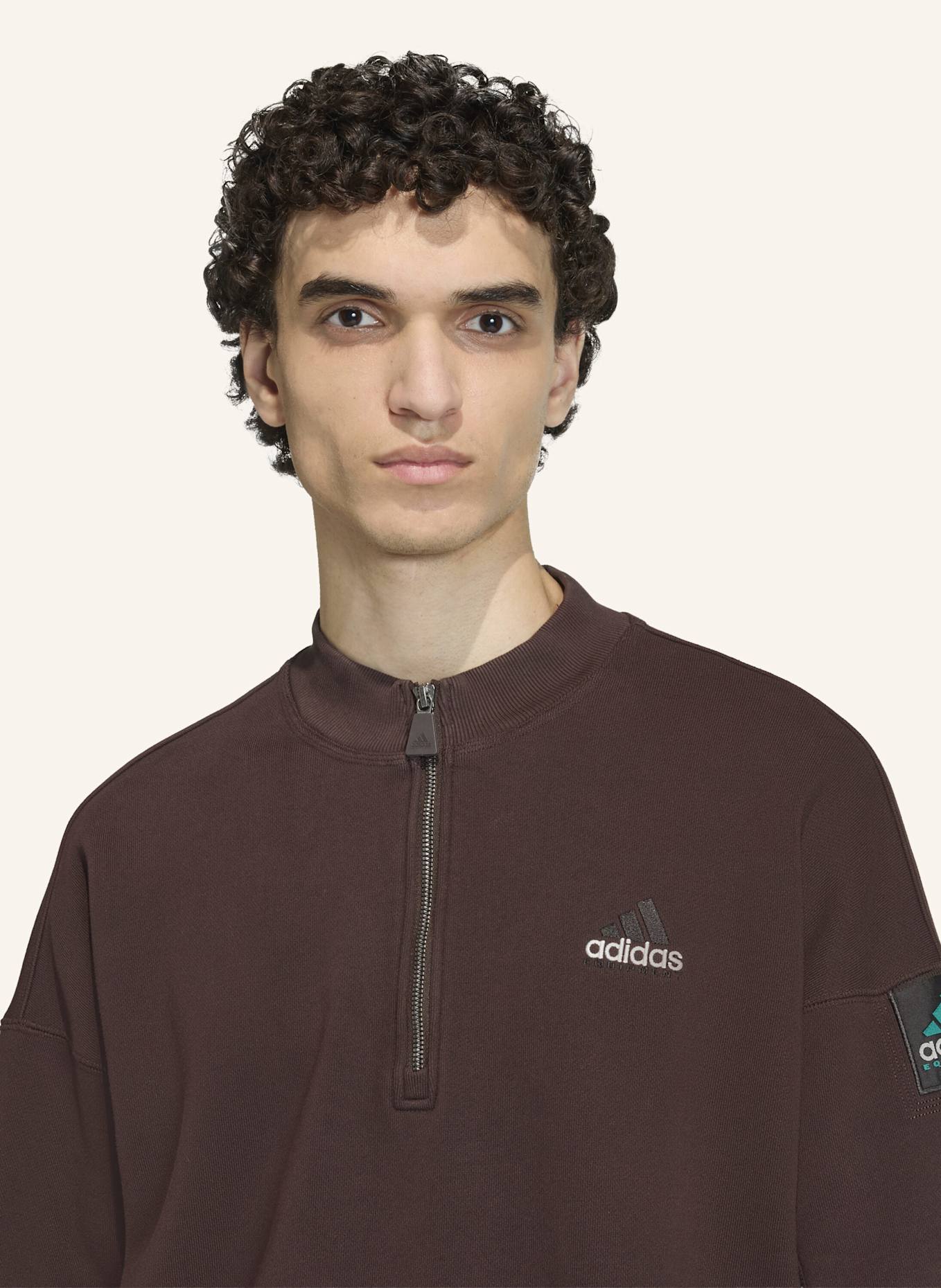 adidas Originals ADIDAS EQUIPMENT BLOCKED HALF-ZIP PULLOVER: BRAUN