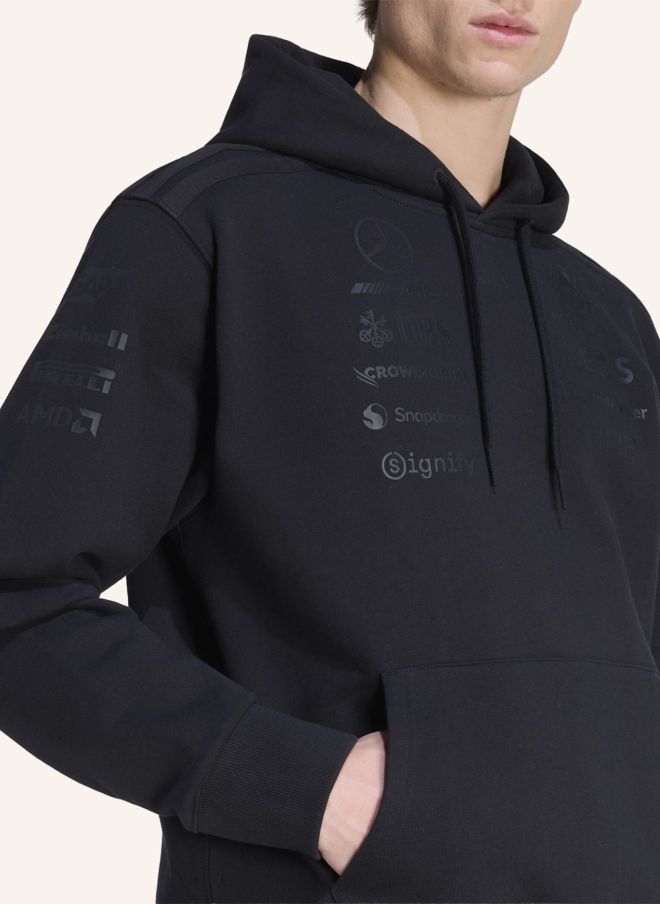 adidas MERCEDES - AMG PETRONAS FORMULA 1 TEAM NIGHT DRIVER HOODIE: SCHWARZ