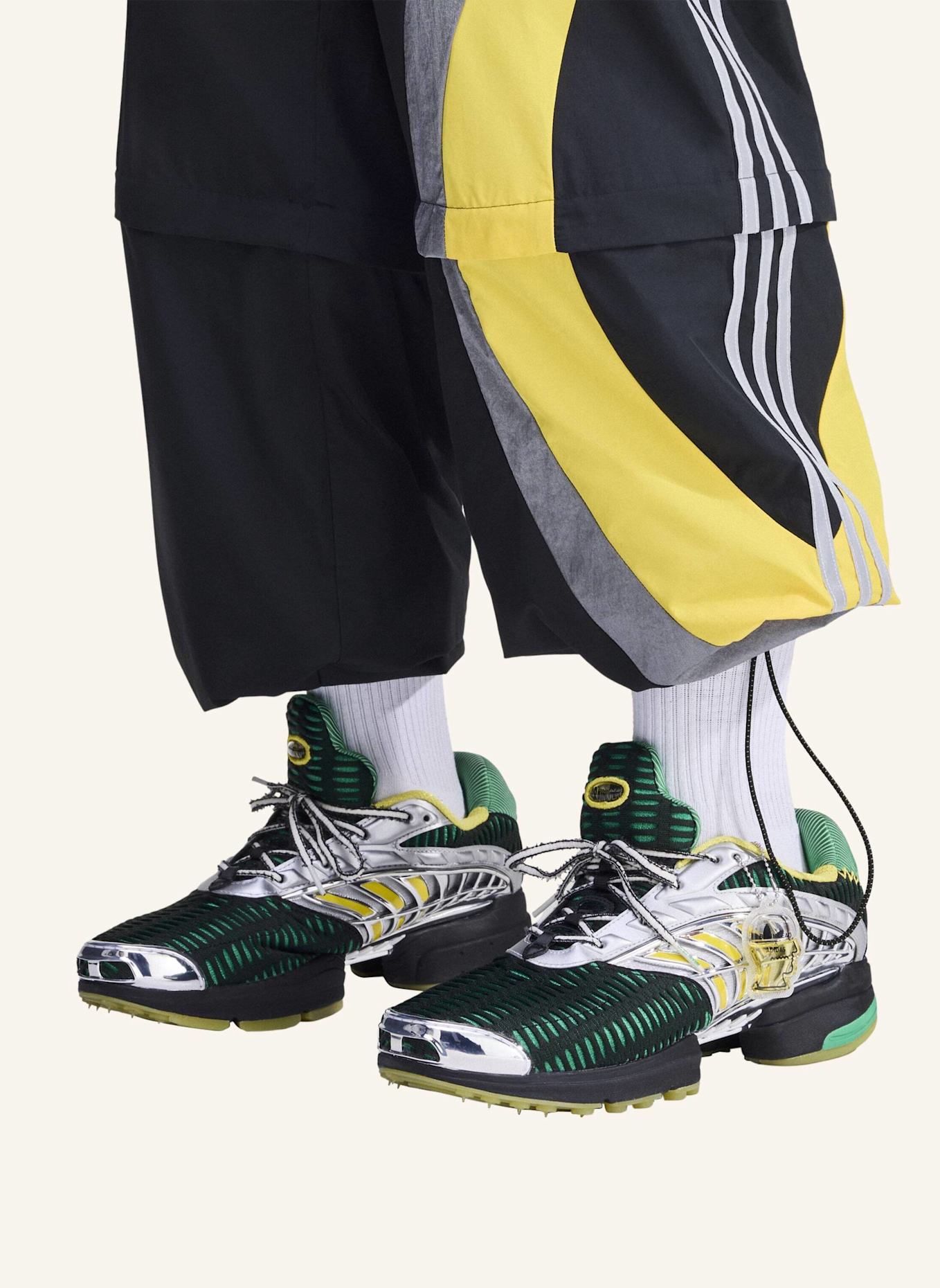 adidas Originals BRAIN DEAD TRAININGSHOSE: SCHWARZ