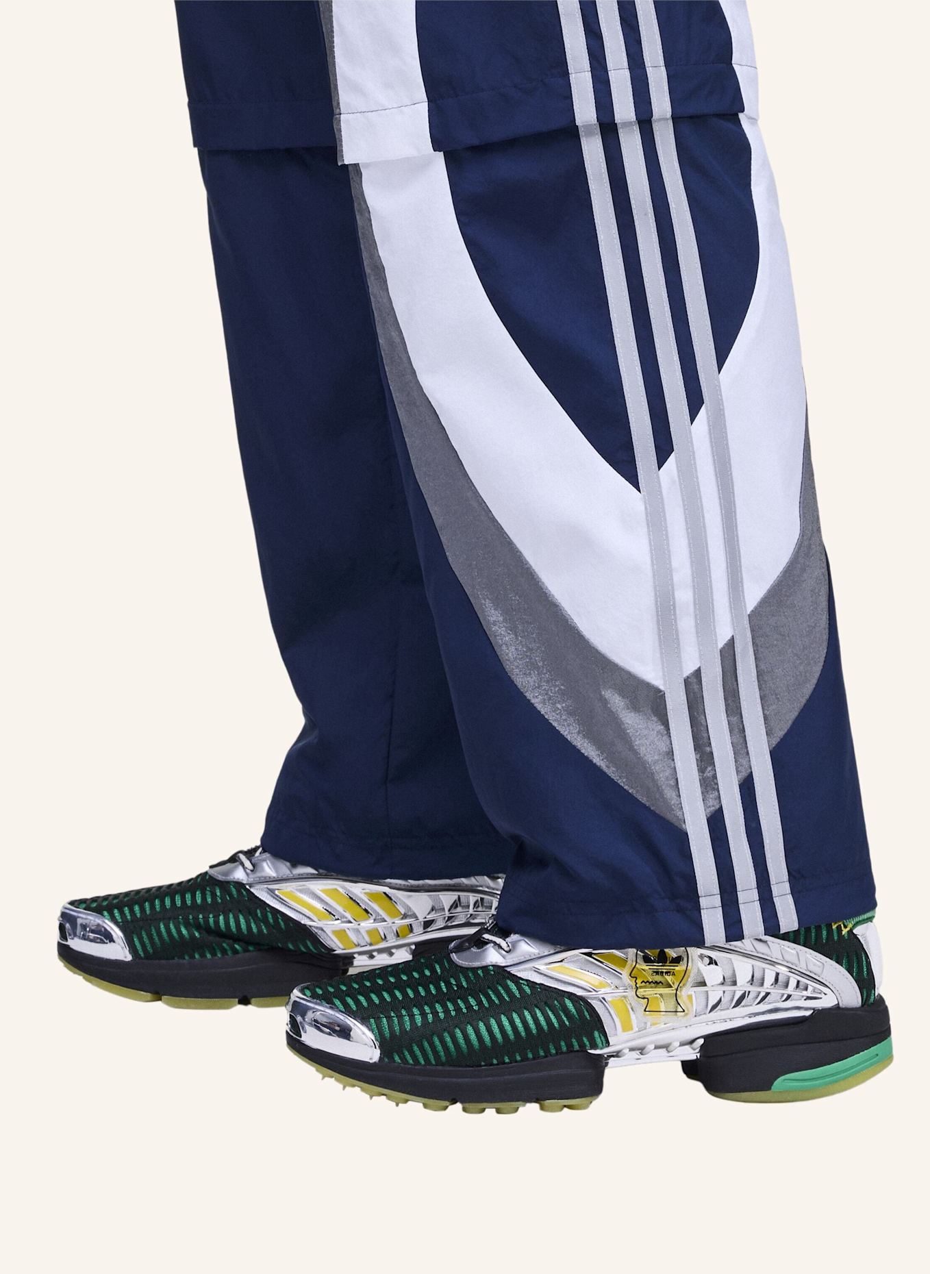 adidas Originals BRAIN DEAD TRAININGSHOSE: BLAU