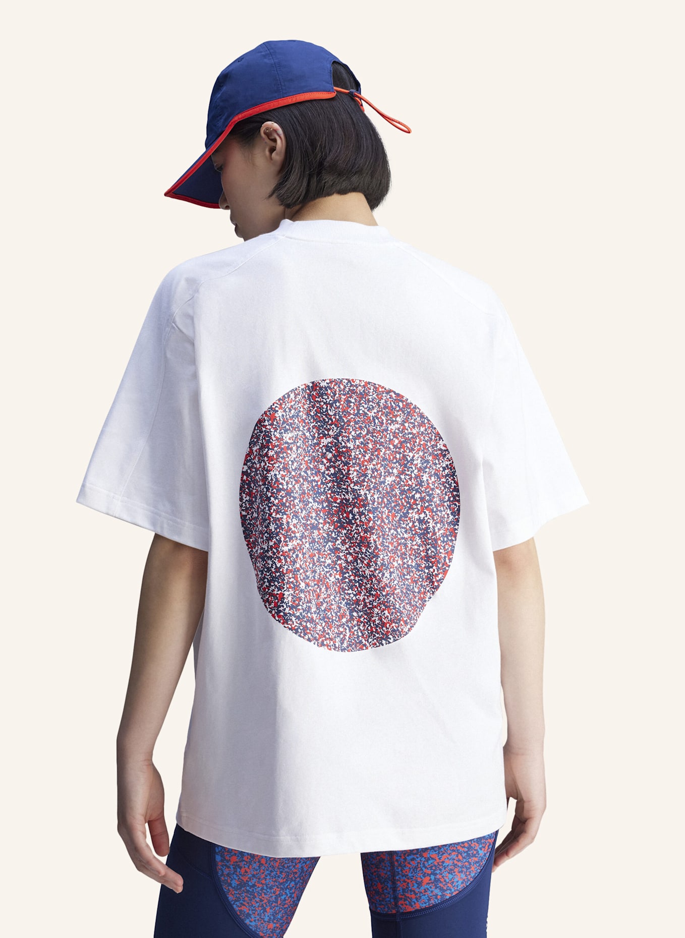 adidas by Stella McCartney ADIDAS BY STELLA MCCARTNEY LOOSE GRAPHIC T-SHIRT: WEISS