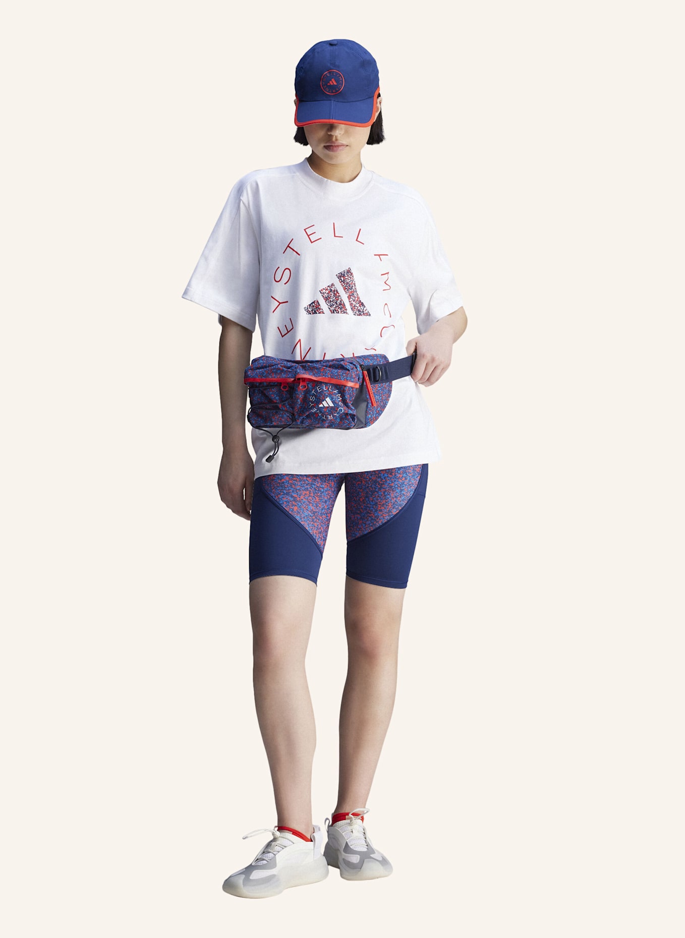 adidas by Stella McCartney ADIDAS BY STELLA MCCARTNEY LOOSE GRAPHIC T-SHIRT: WEISS