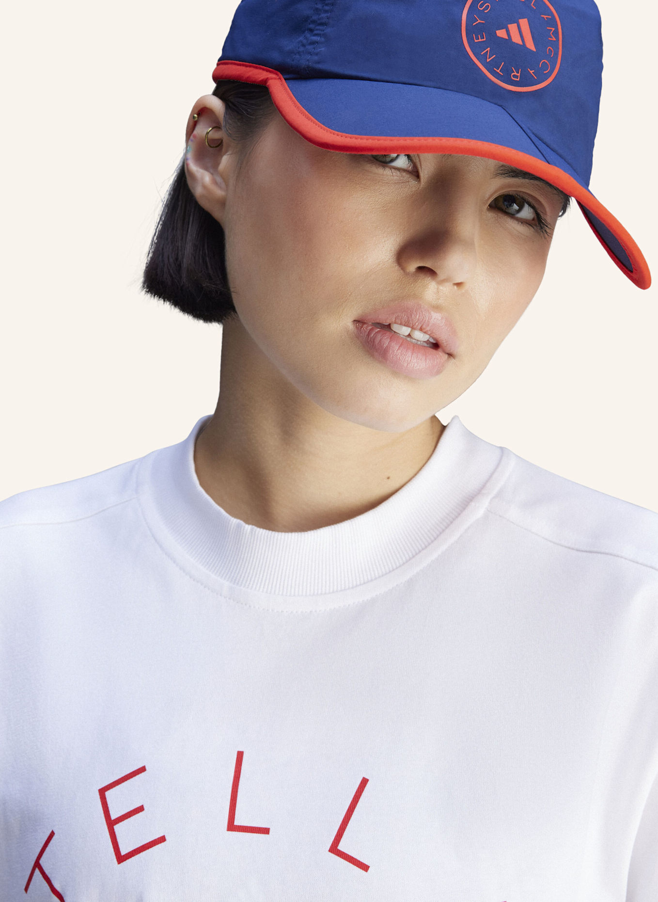 adidas by Stella McCartney ADIDAS BY STELLA MCCARTNEY LOOSE GRAPHIC T-SHIRT: WEISS