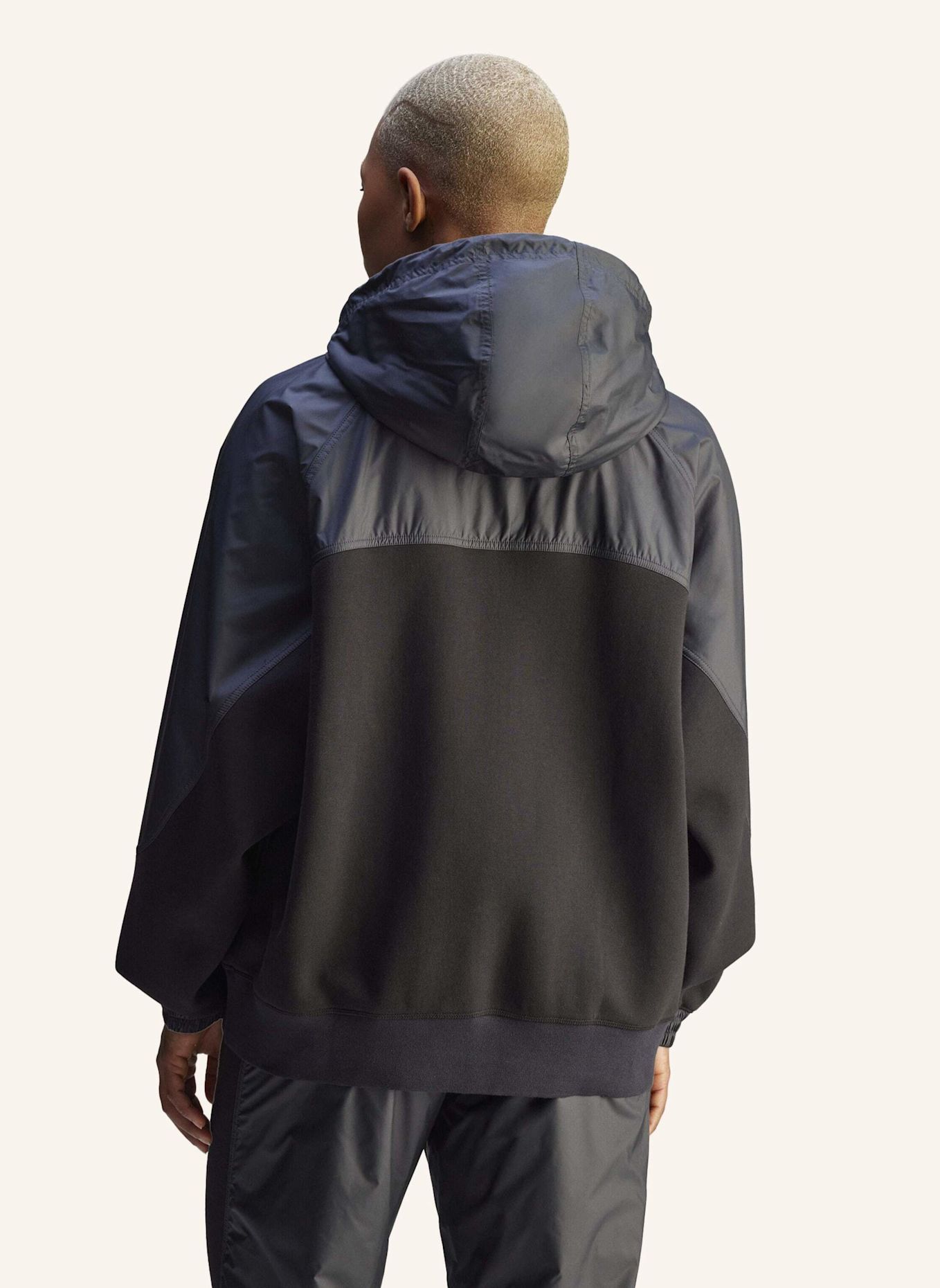 adidas by Stella McCartney ADIDAS BY STELLA MCCARTNEY MATERIAL MIX KAPUZENJACKE: SCHWARZ/ GRAU