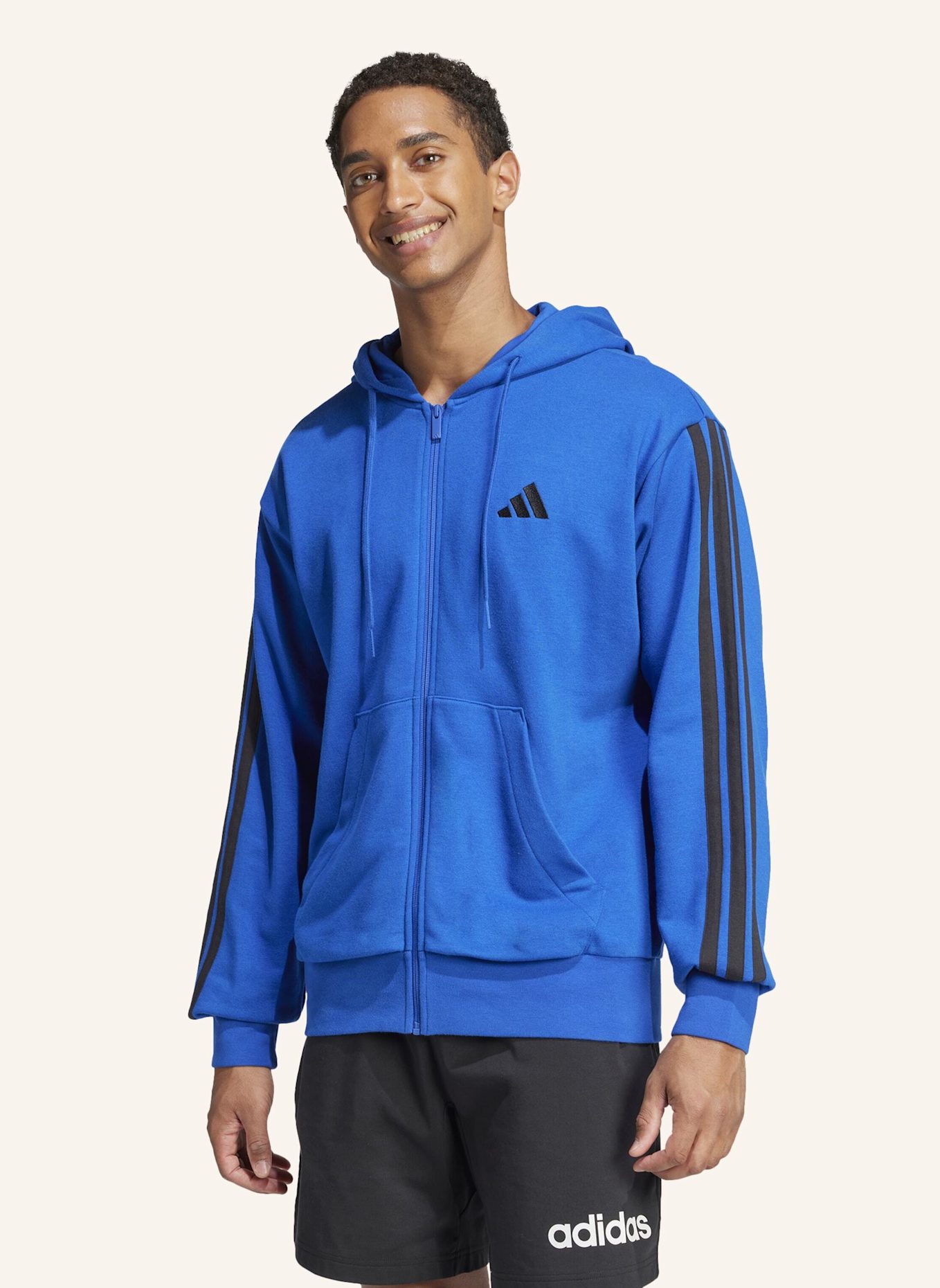 adidas ESSENTIALS 3-STREIFEN FRENCH TERRY KAPUZENJACKE: SCHWARZ