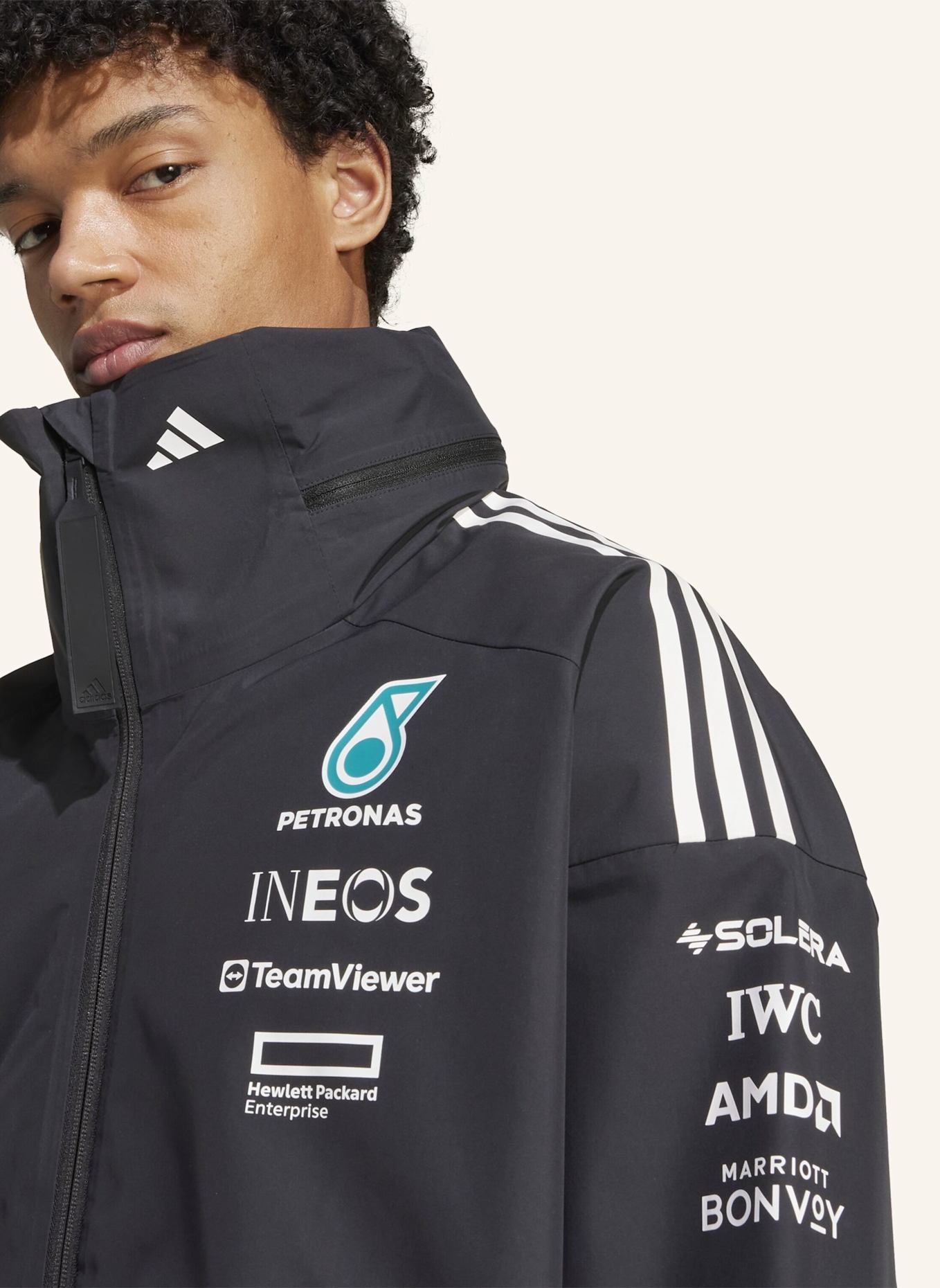 adidas MERCEDES - AMG PETRONAS FORMULA ONE TEAM MYSHELTER JACKE: SCHWARZ/ WEISS