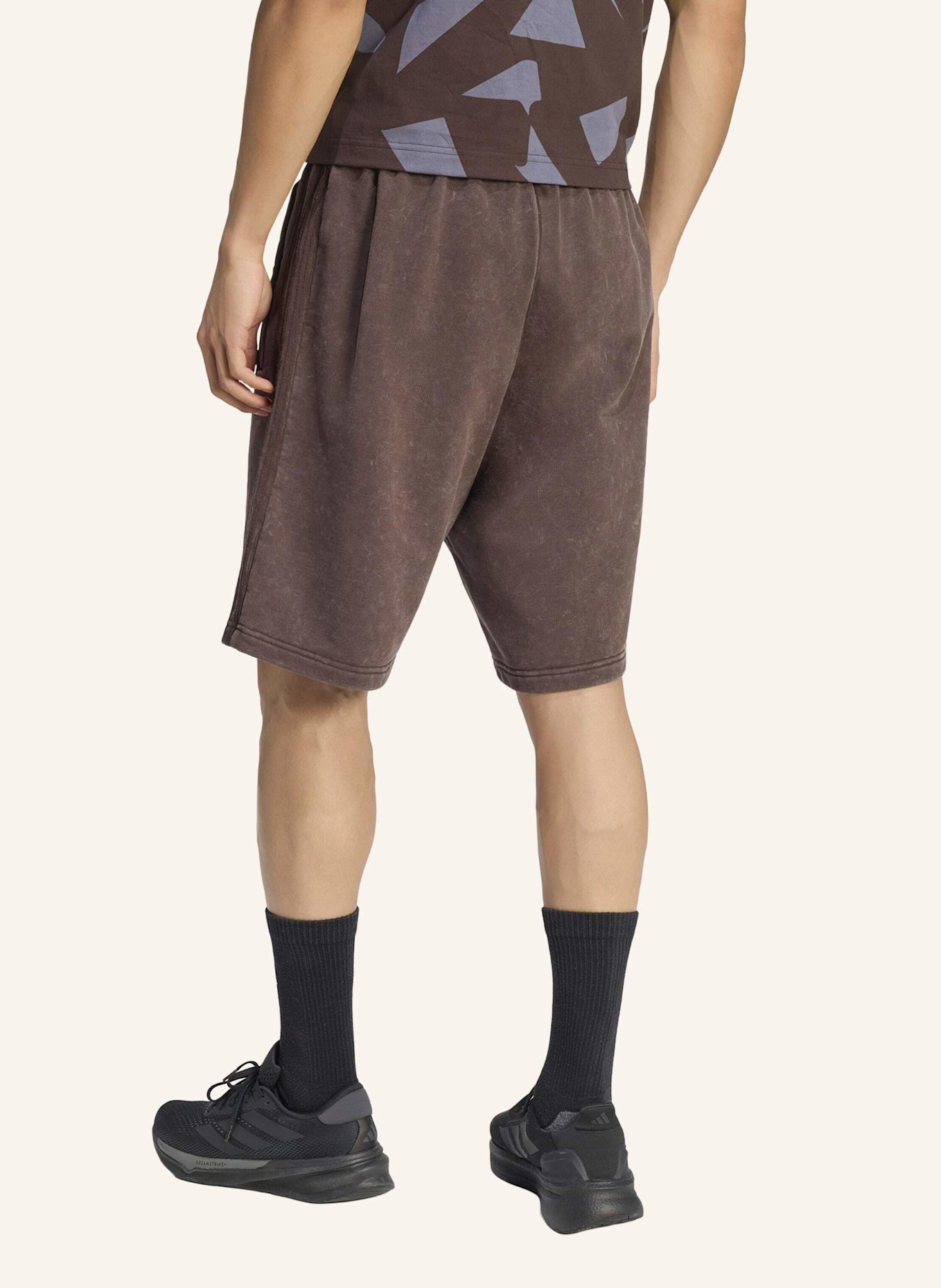 adidas AMG WASHED SHORTS: BRAUN