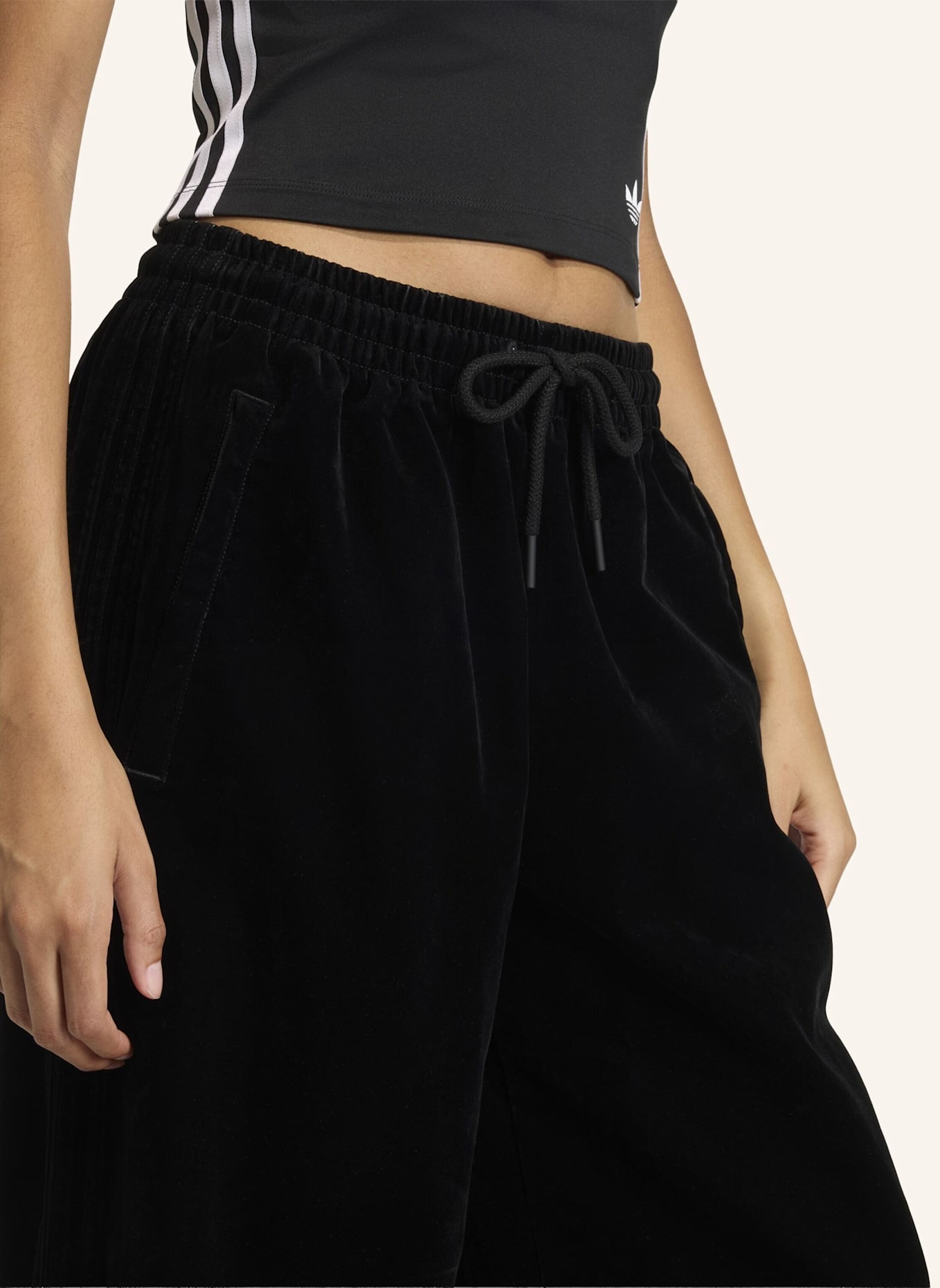 adidas Originals BRUSHED TWILL OVERSIZED FIREBIRD TRAININGSHOSE: SCHWARZ