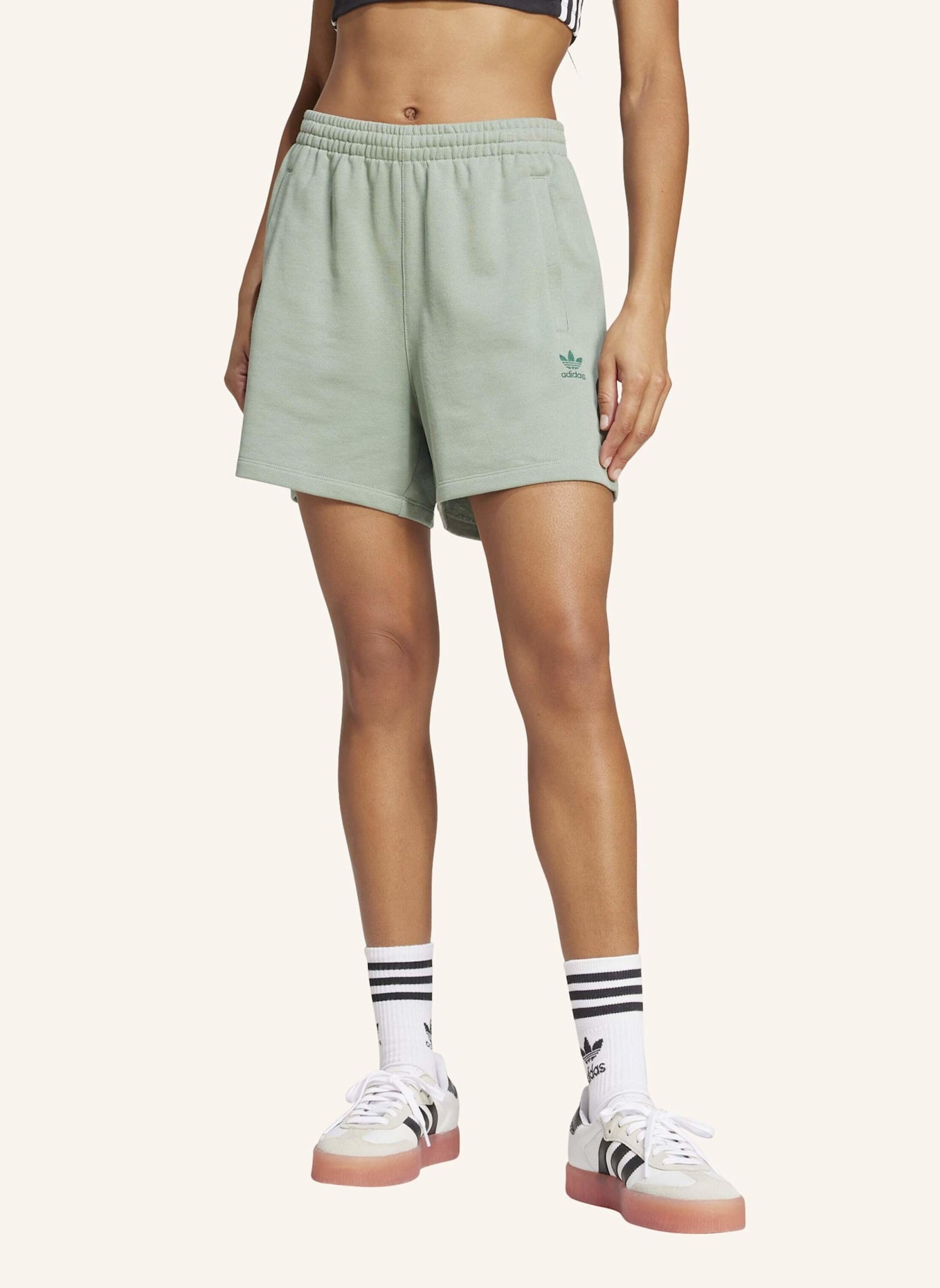 adidas Originals ESSENTIALS FRENCH TERRY SHORTS: GRÜN