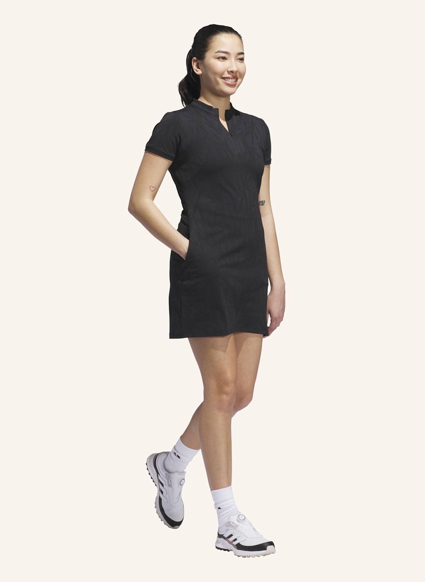 adidas GO-TO JACQUARD KLEID: SCHWARZ