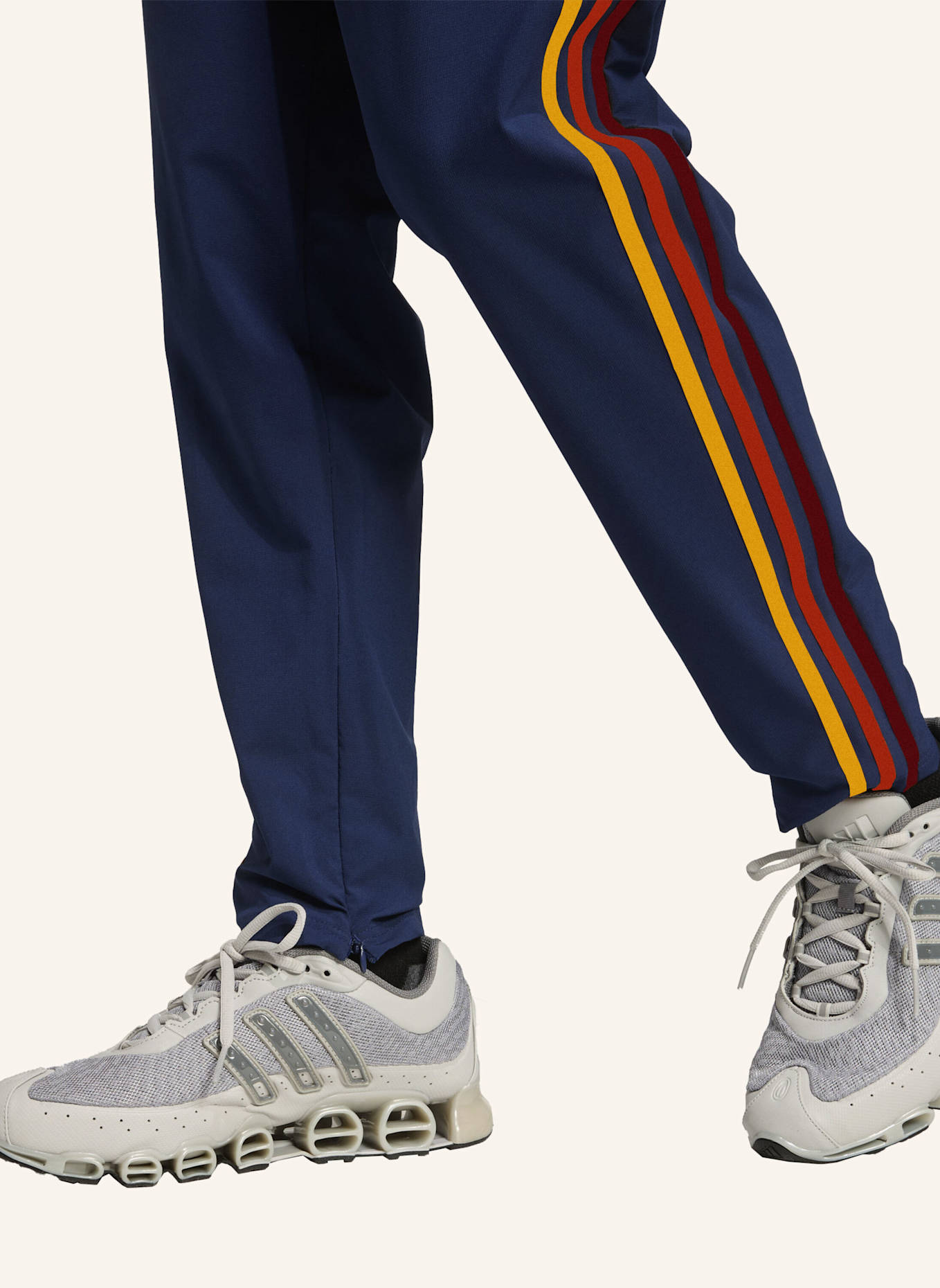 adidas Originals AJAX AMSTERDAM X ID&T TRAININGSHOSE: BLAU