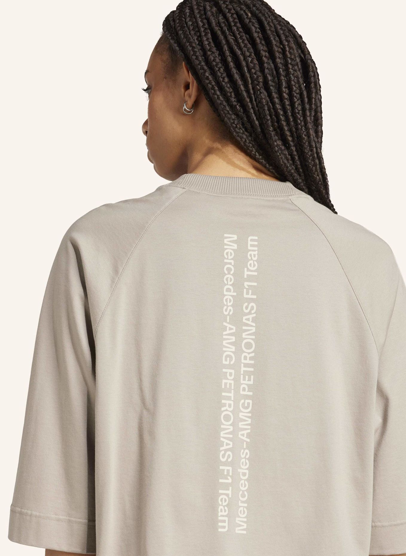 adidas MERCEDES - AMG PETRONAS FORMULA ONE TEAM PREMIUM SWEAT OBERTEIL: BEIGE