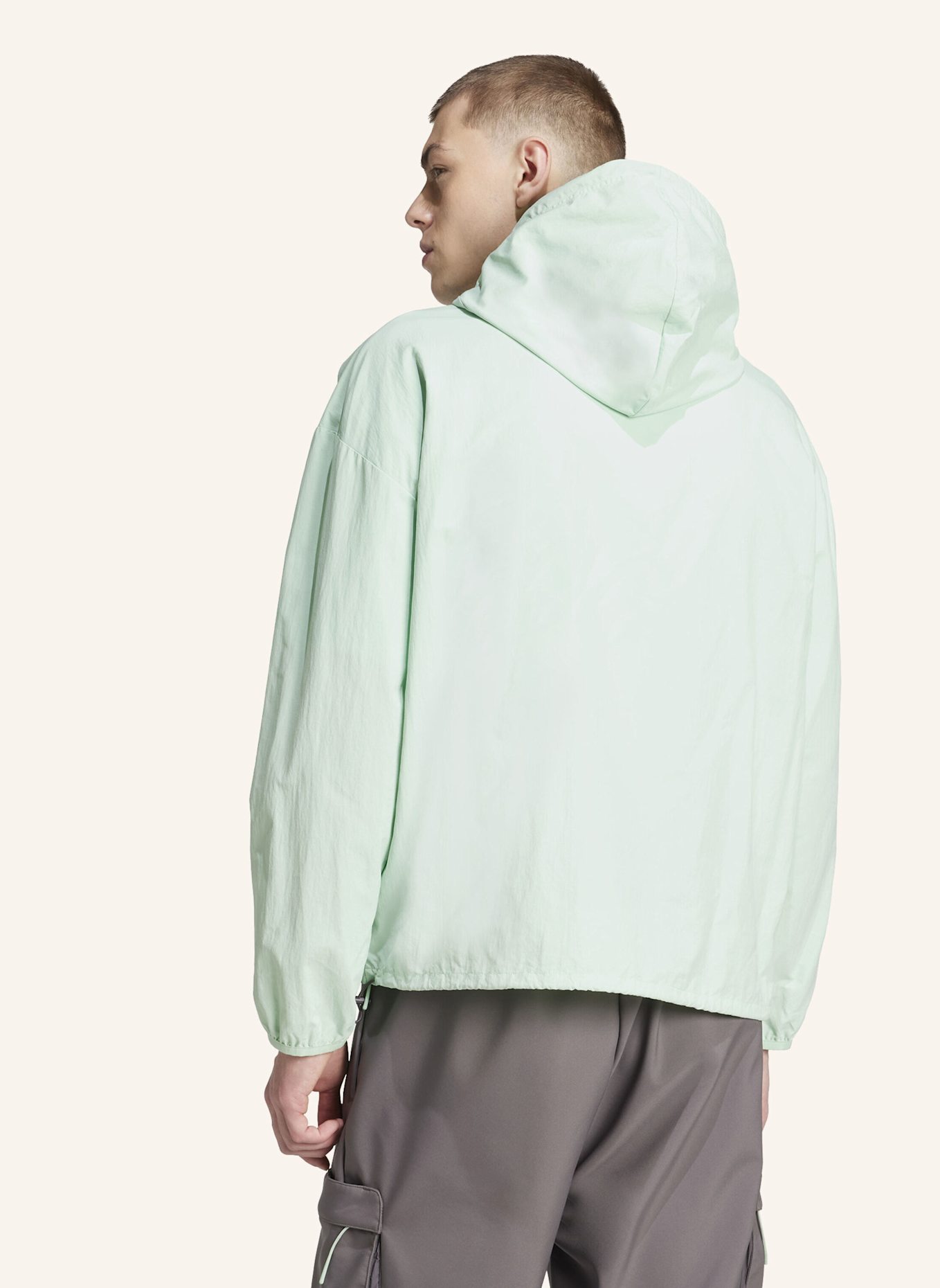 adidas MERCEDES - AMG PETRONAS FORMULA ONE TEAM PREMIUM WOVEN WINDBREAKER: GRÜN/ GRAU